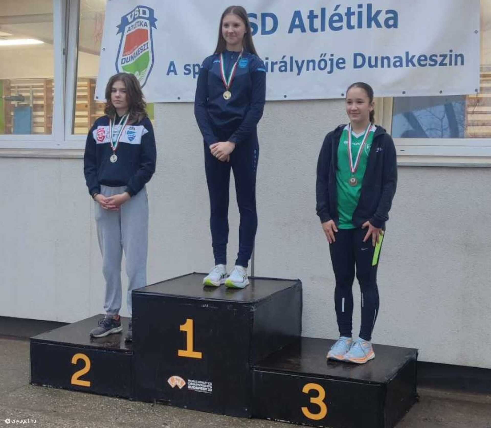 Szabó-Kirády Liza ezüstérmet szerzett távolugrásban.
