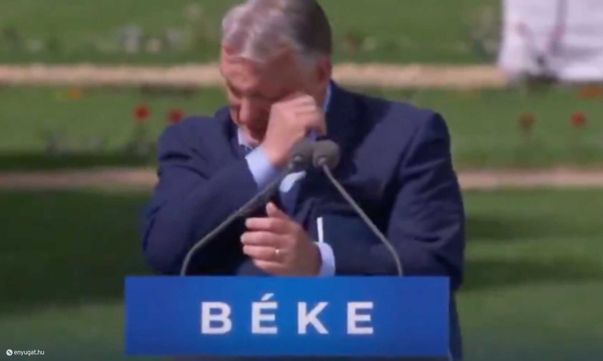 Orbán elsírta magát a beszéd előtt