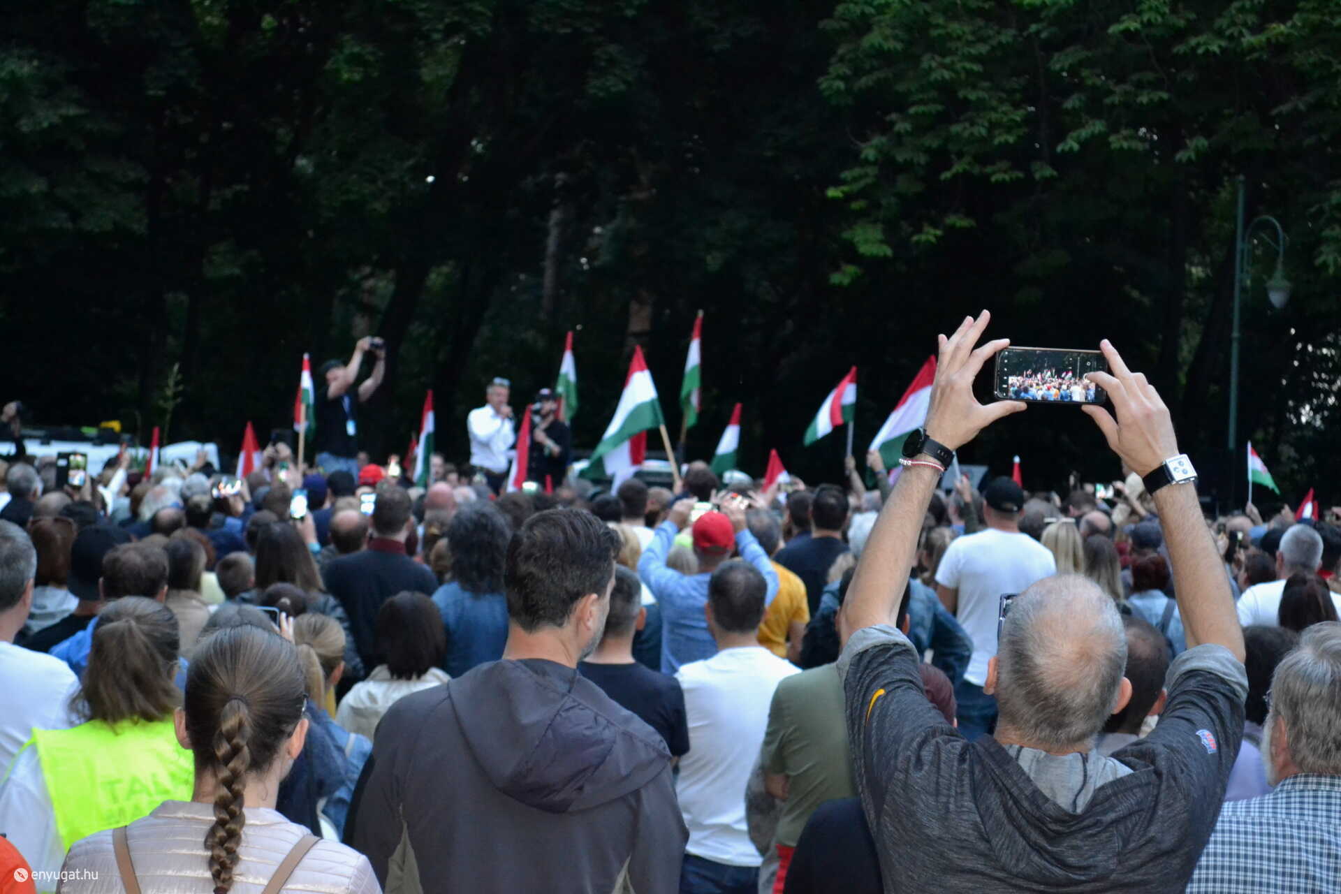 Sokan akarták nemcsak hallani, hanem látni is.