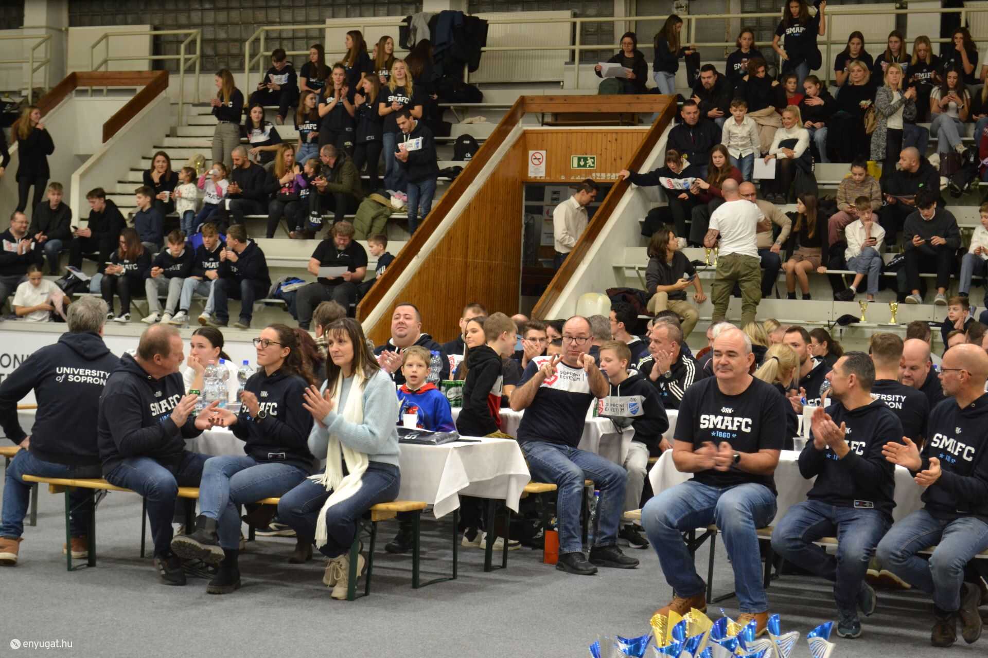 Járt a közösség tapsa az egyesület legjobbjainak.