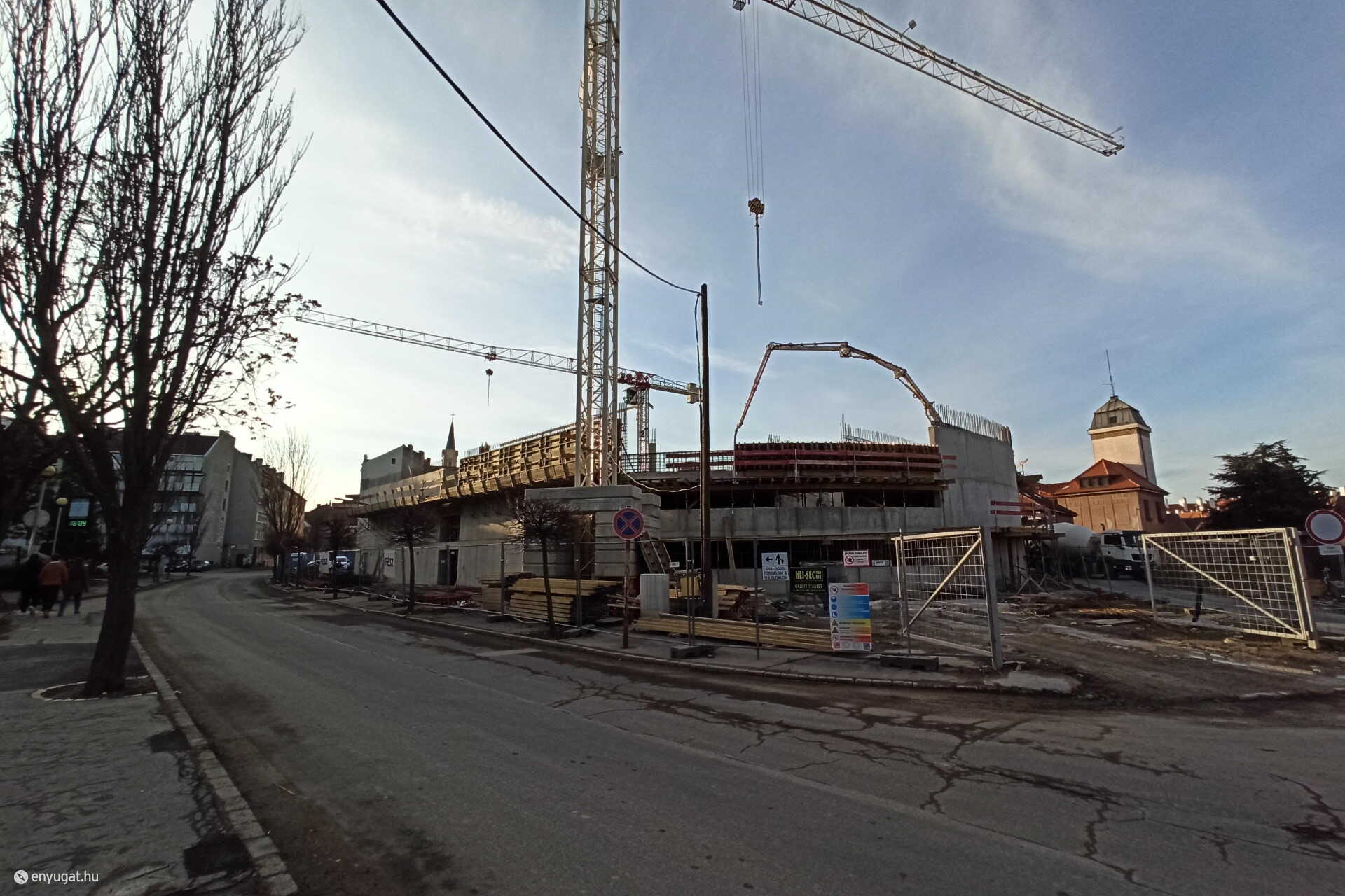 Épül az Árpád utcai parkolóház, 2021.02.18.