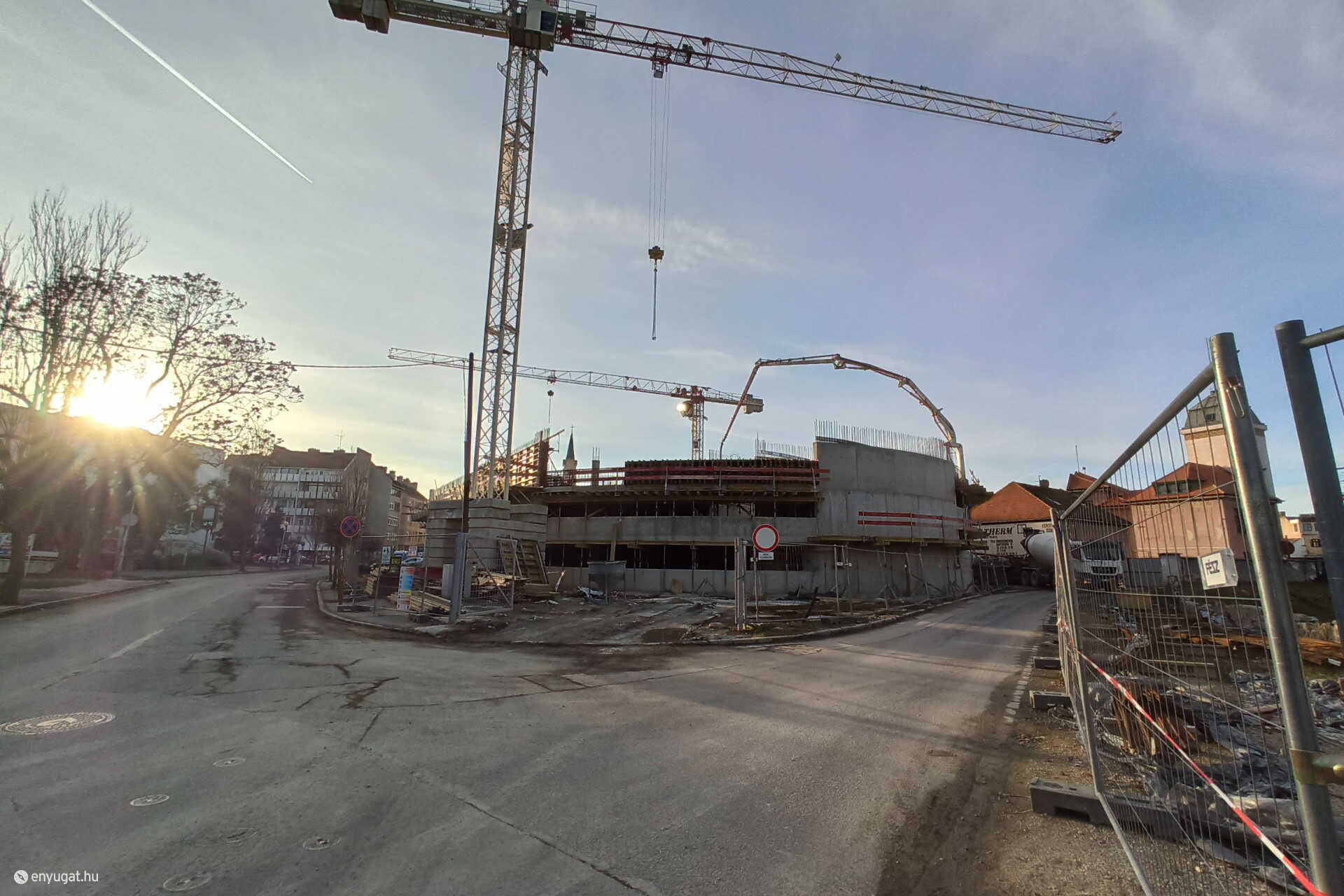 Épül az Árpád utcai parkolóház, 2021.02.18.