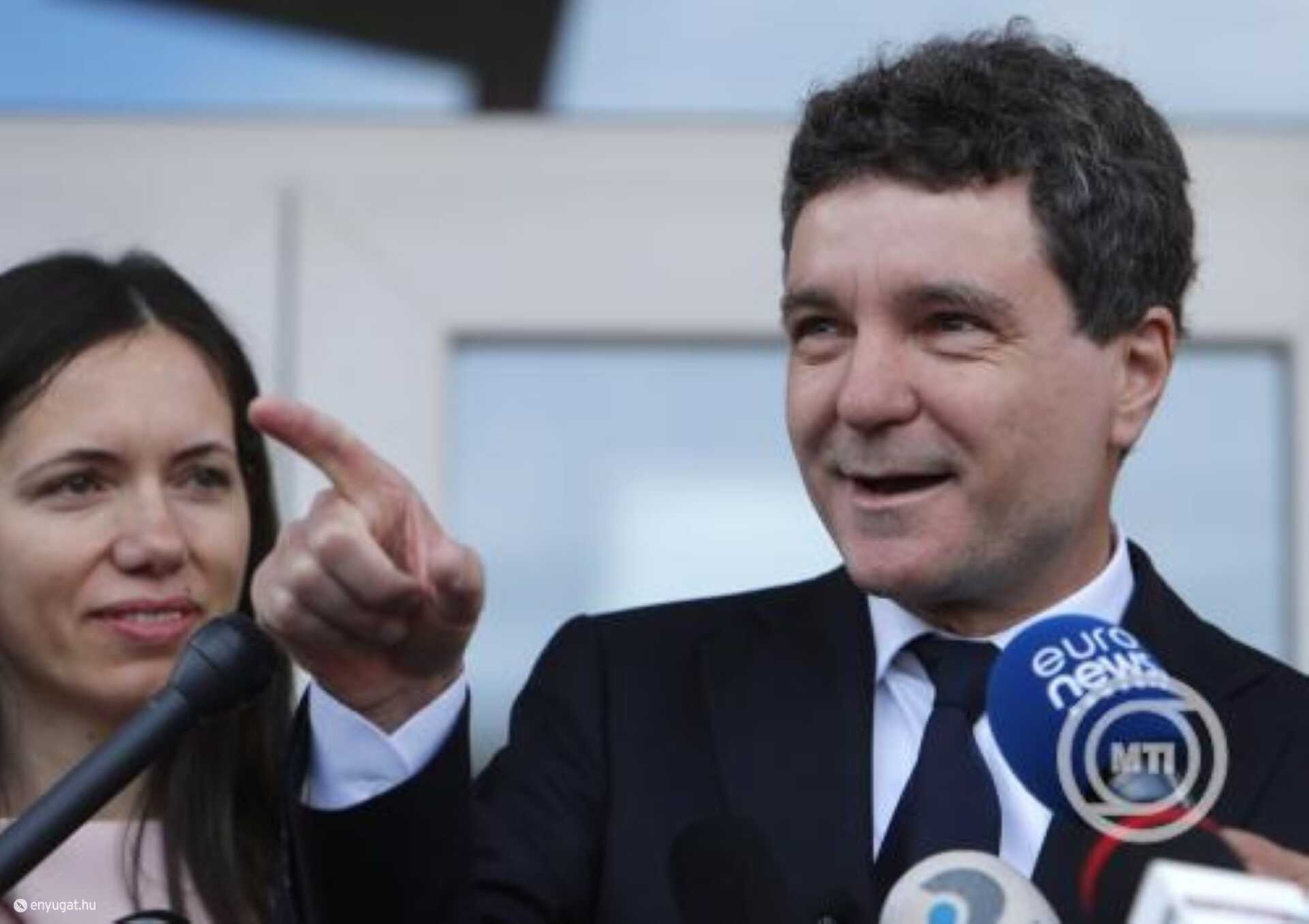 Nicusor Dan, Bukarest főpolgármestere nyerte az elnökválasztást.