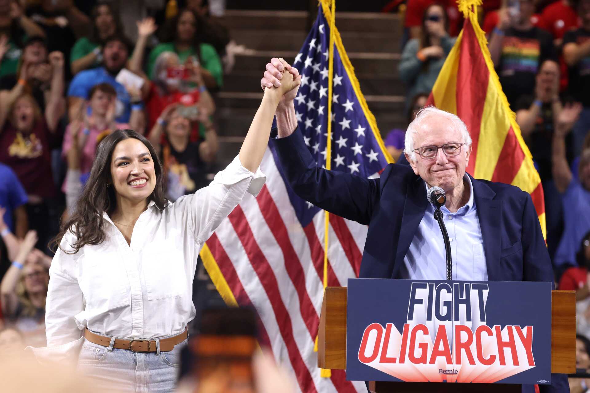 Sanders és Ocasio-Cortez