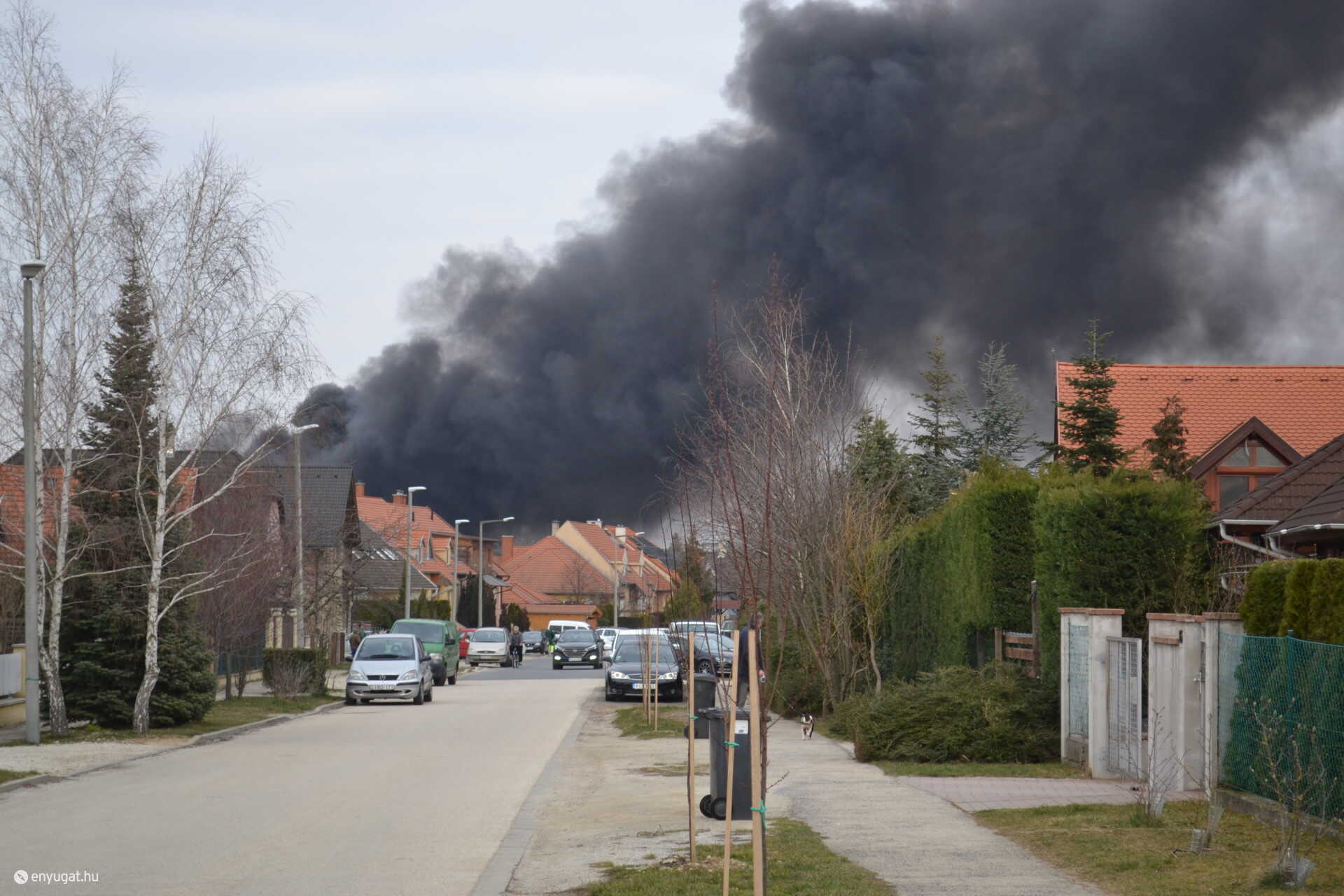 Az ágfalvi lakóparkból így néz ki a füst.