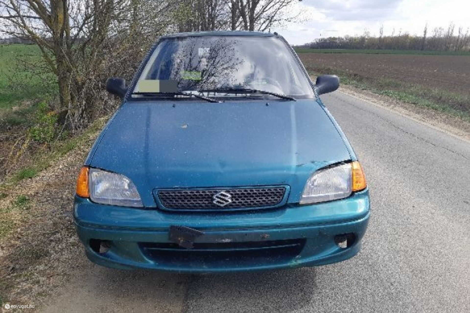 A rendszámtáblát törte le a felriasztott őz.
