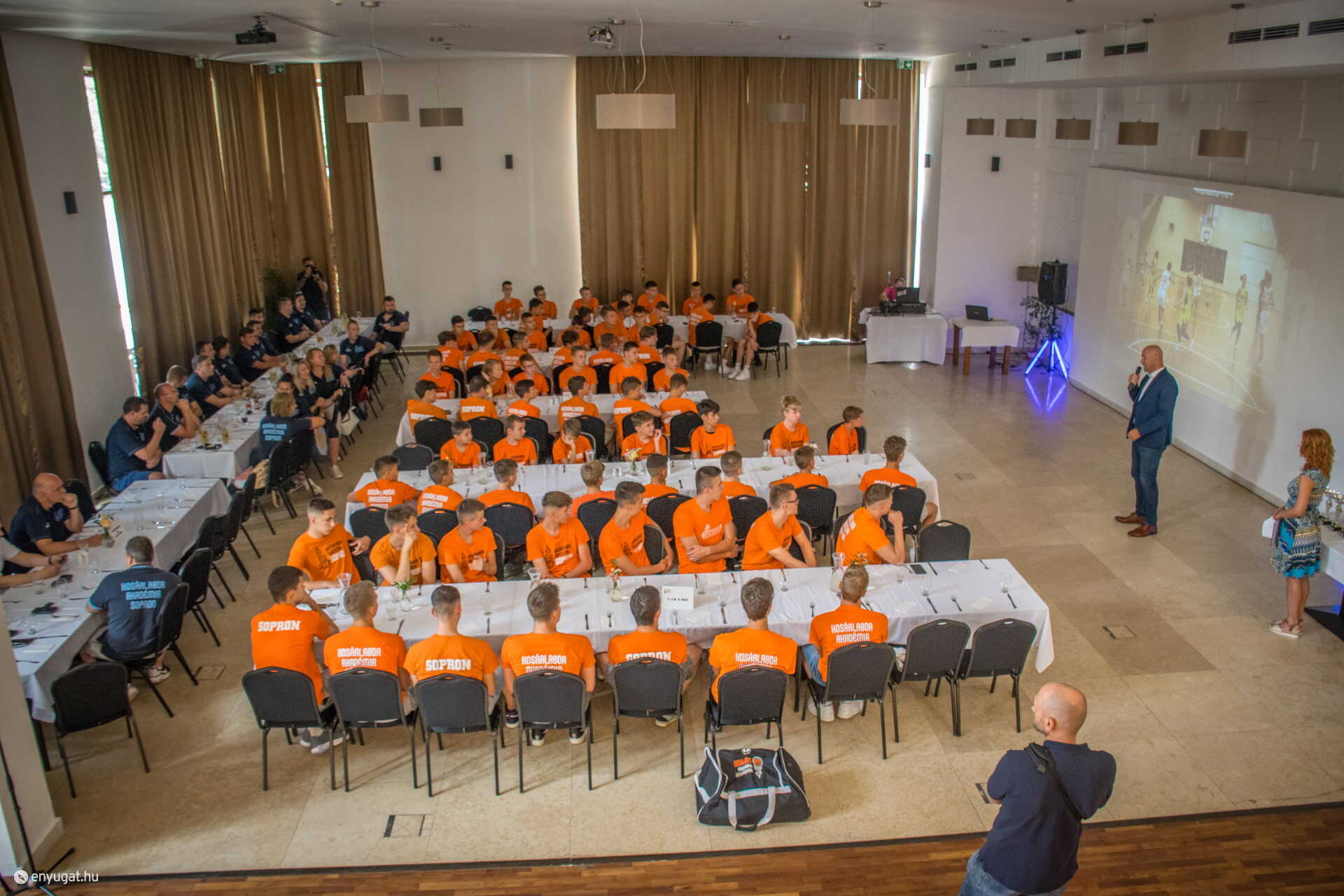 A sportiskola nagy családja számára megkezdődött egy új év. 
