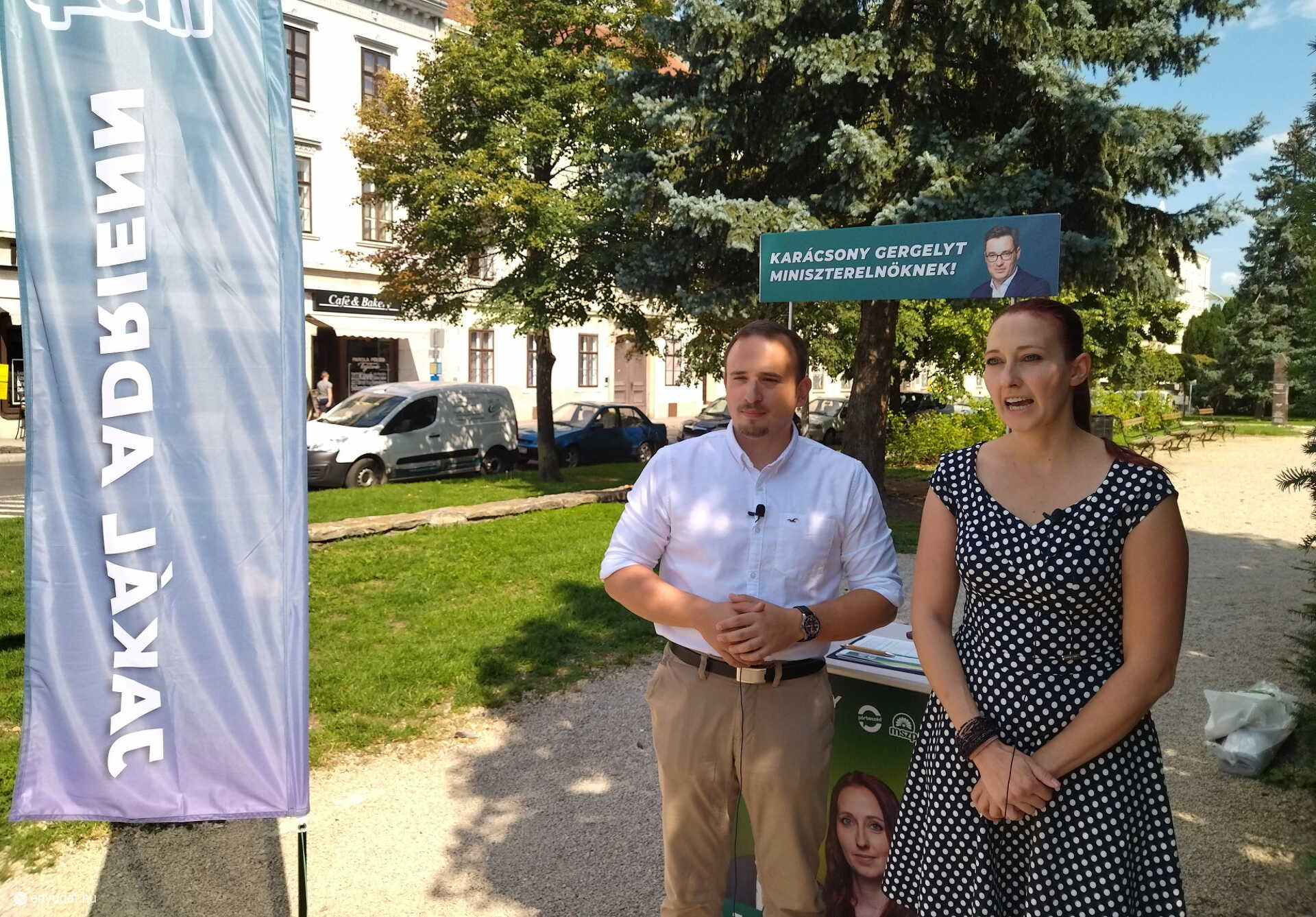 Jakál Adrienn és Dorosz Dávid a soproni tájékoztatón.