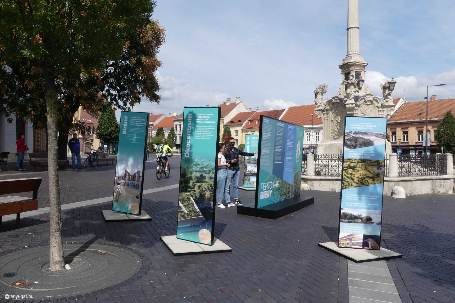 Fertő Part kiállítás a Mária-szobornál