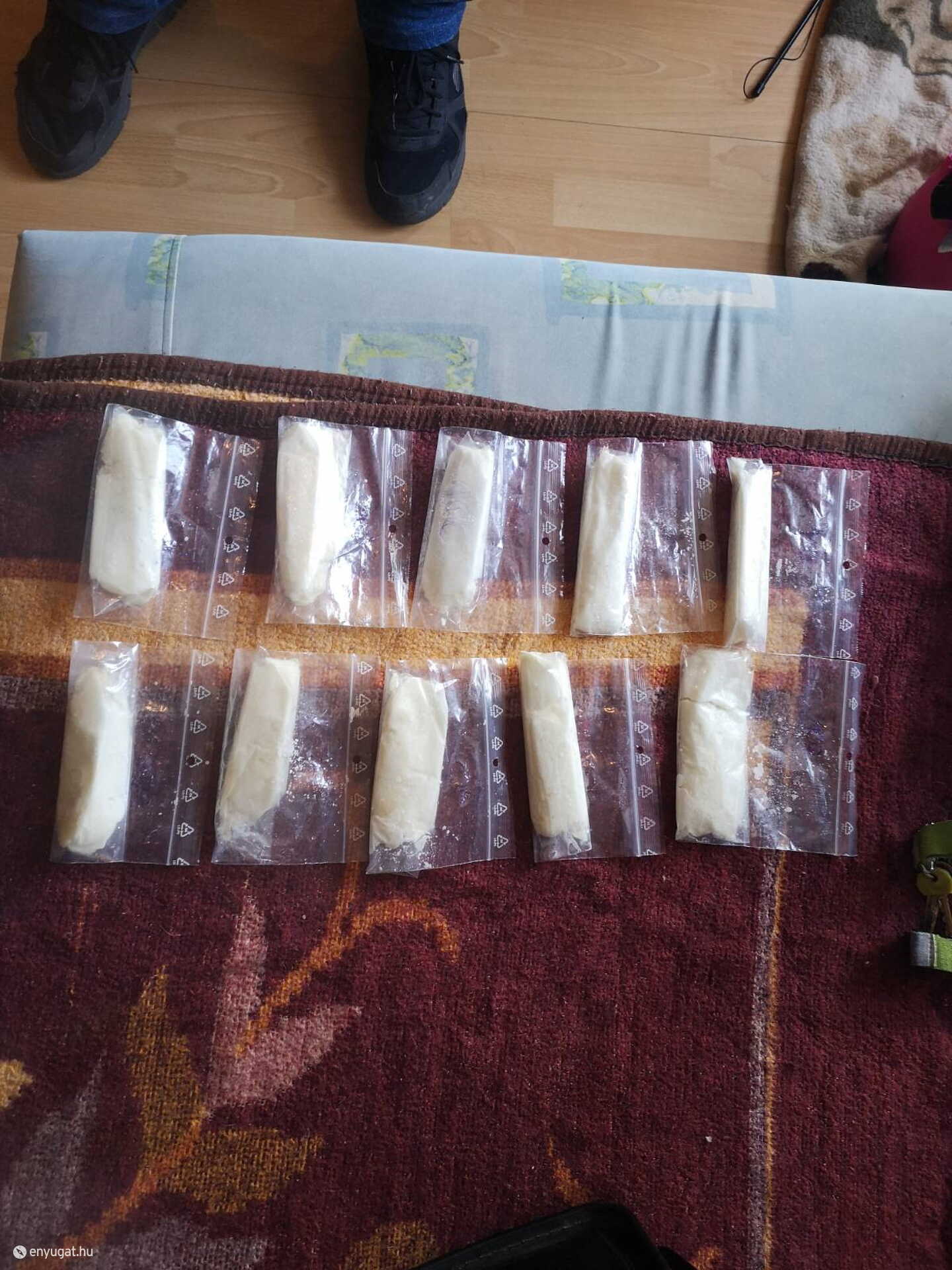 A lefoglalt anyag egy része. Volt, aki a hűtőben tartotta.