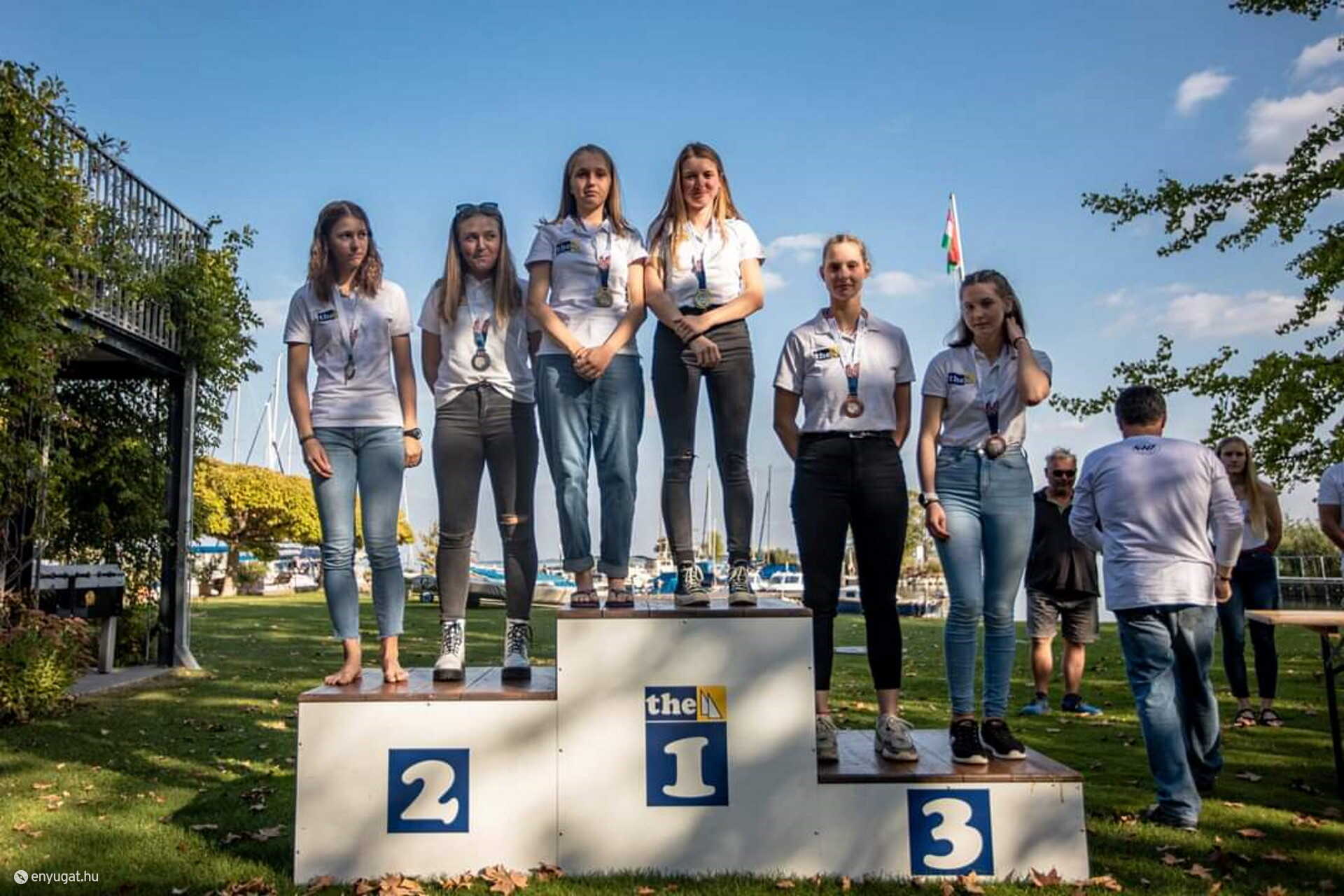 Andrik Adél és társa a dobogó tetején.