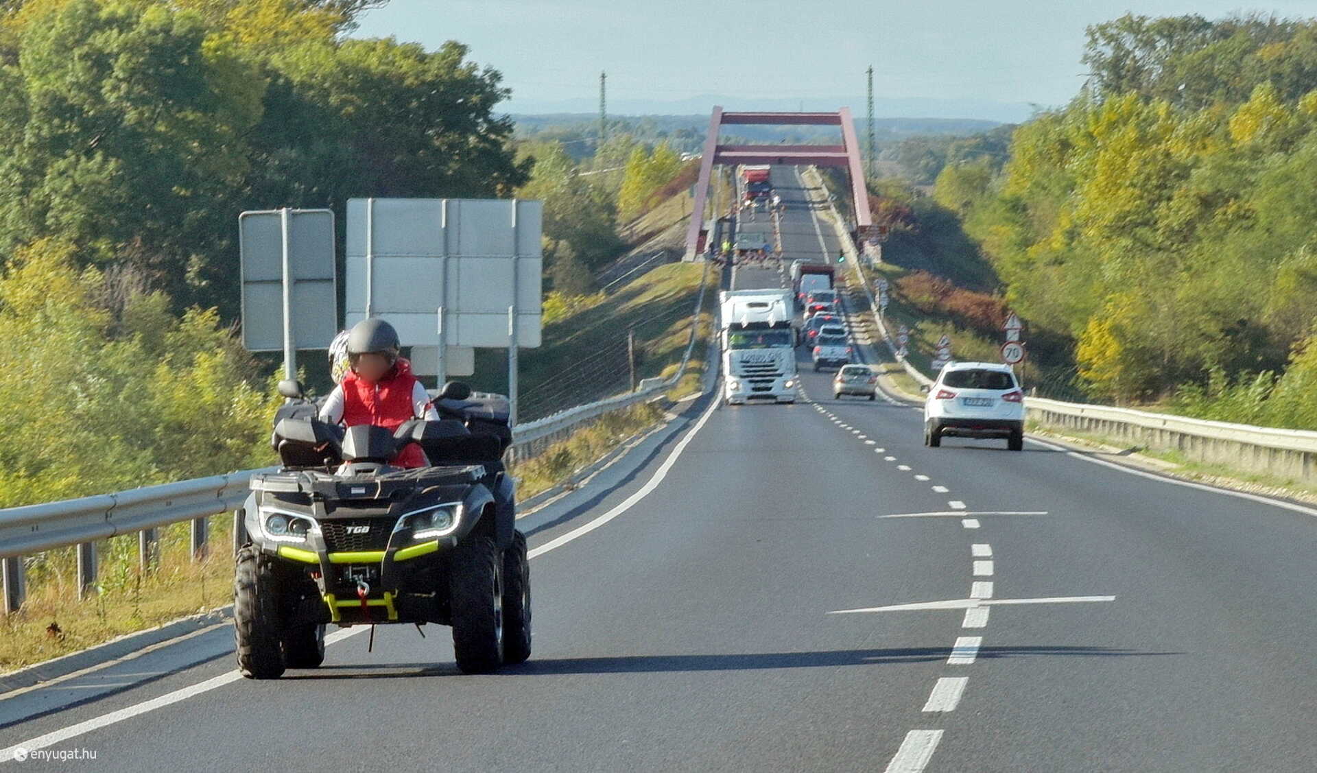 A 84-es főút, Sárvár közelében