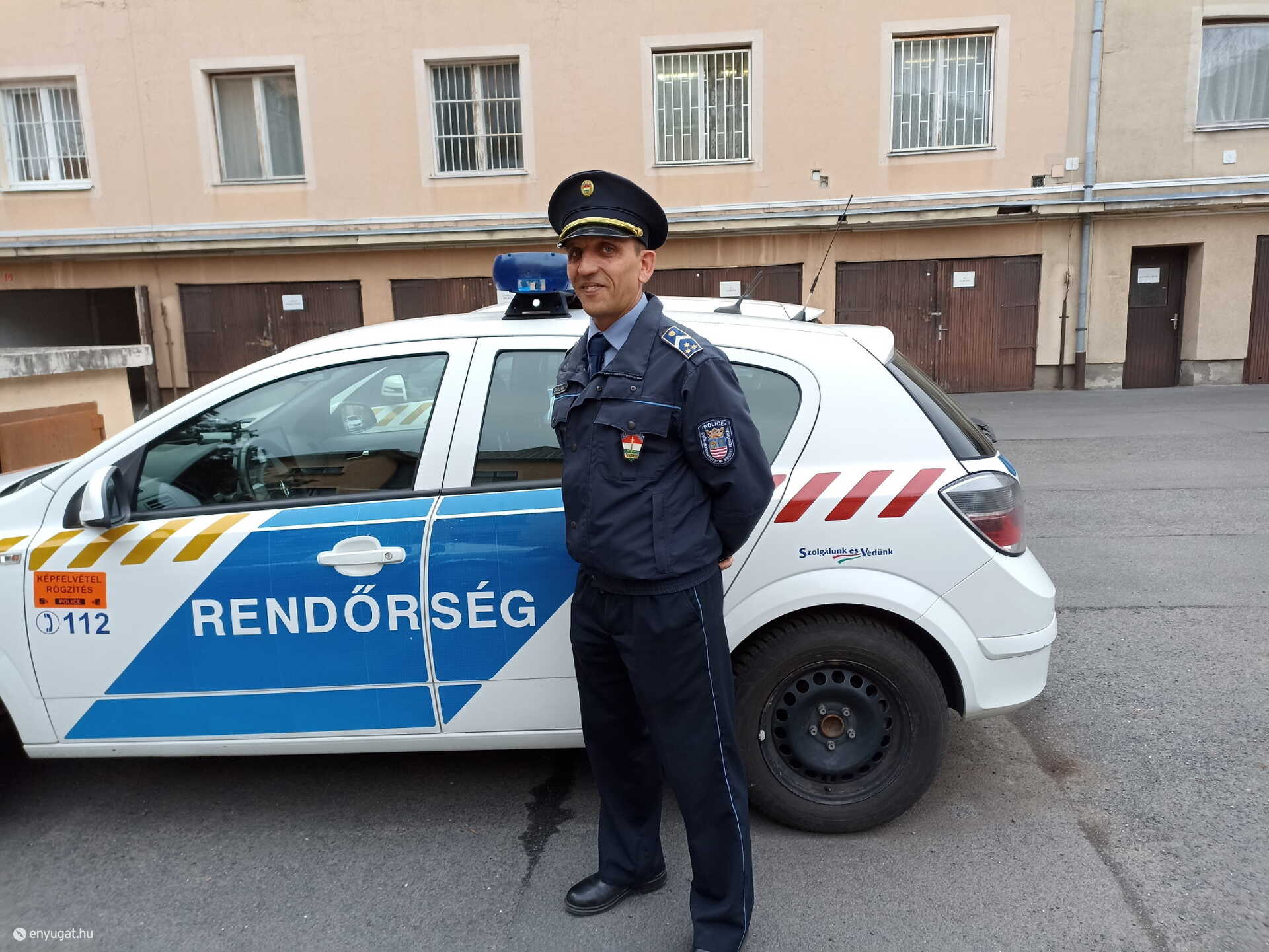Kovács Gábor főtörzszászlós tüzet is olt önkéntesként.