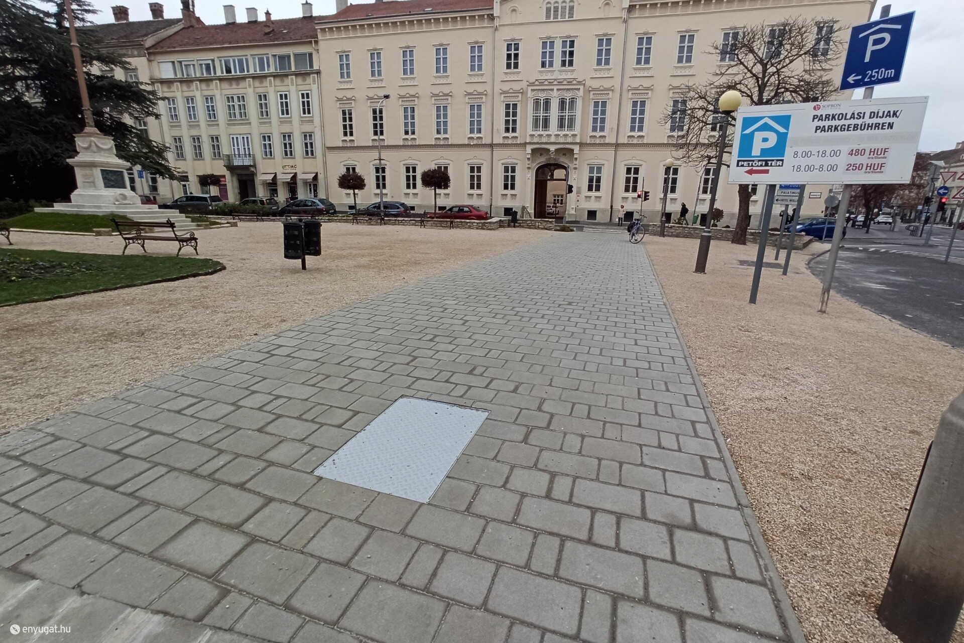 Megújult a Hűségzászló és környéke