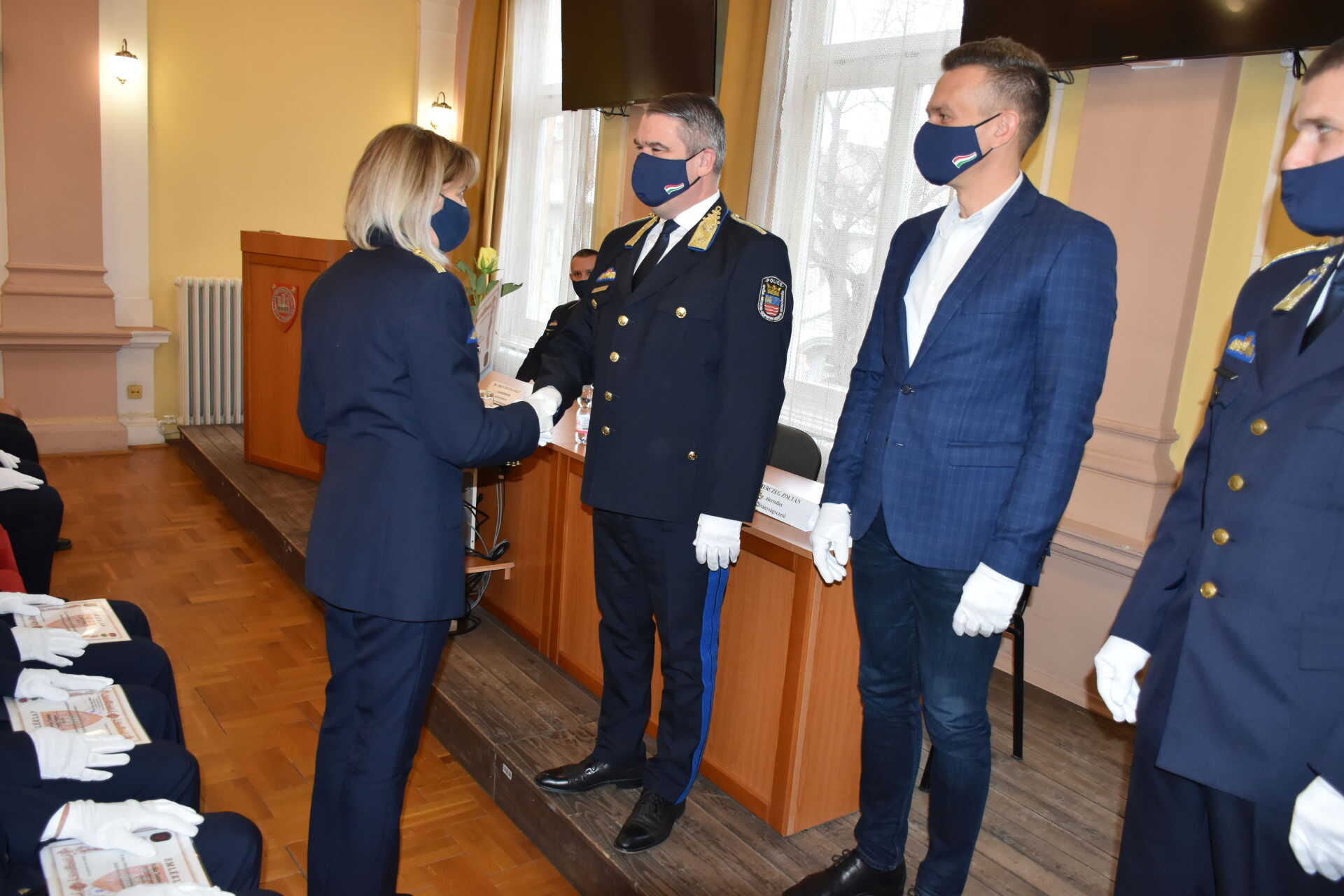 Elismerték a Soproni Rendőrkapitányság munkatársait