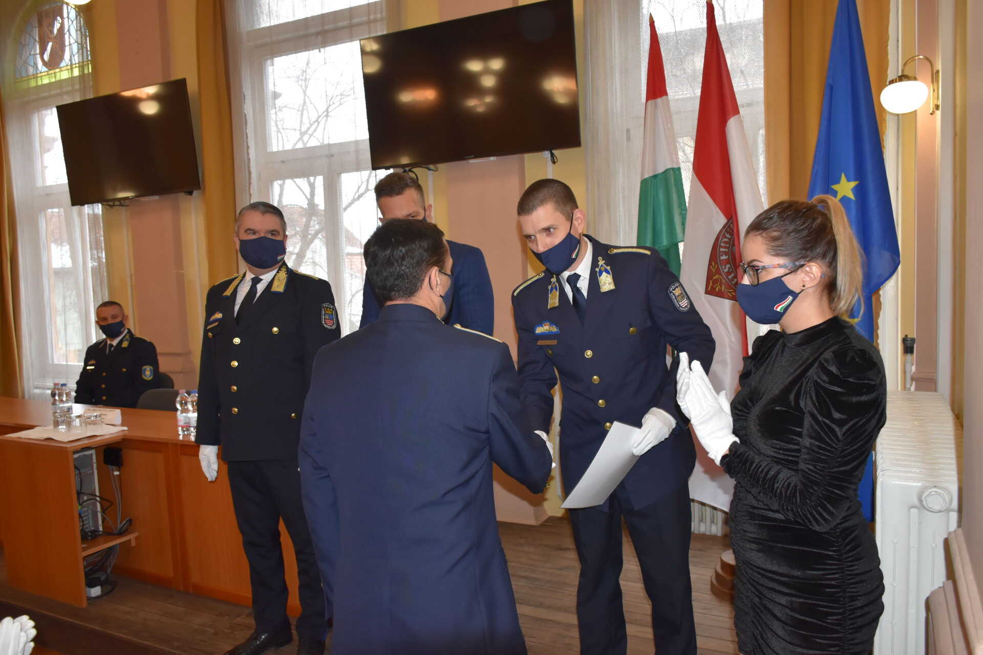 Elismerték a Soproni Rendőrkapitányság munkatársait