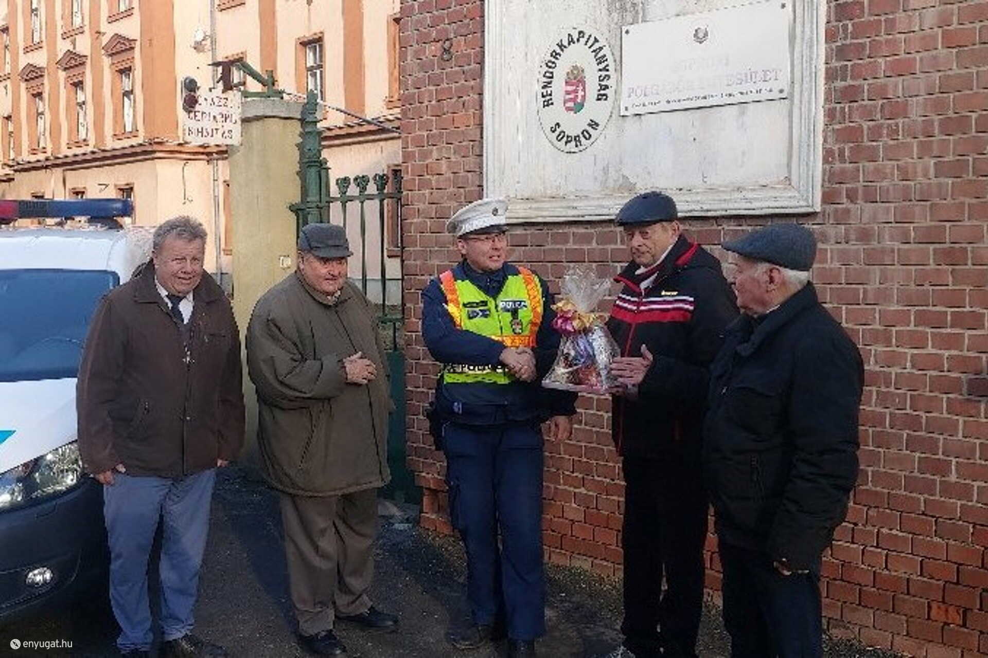 A nyugdíjas határőrök hagyományosan jó kapcsolatot ápolnak a rendőrökkel.