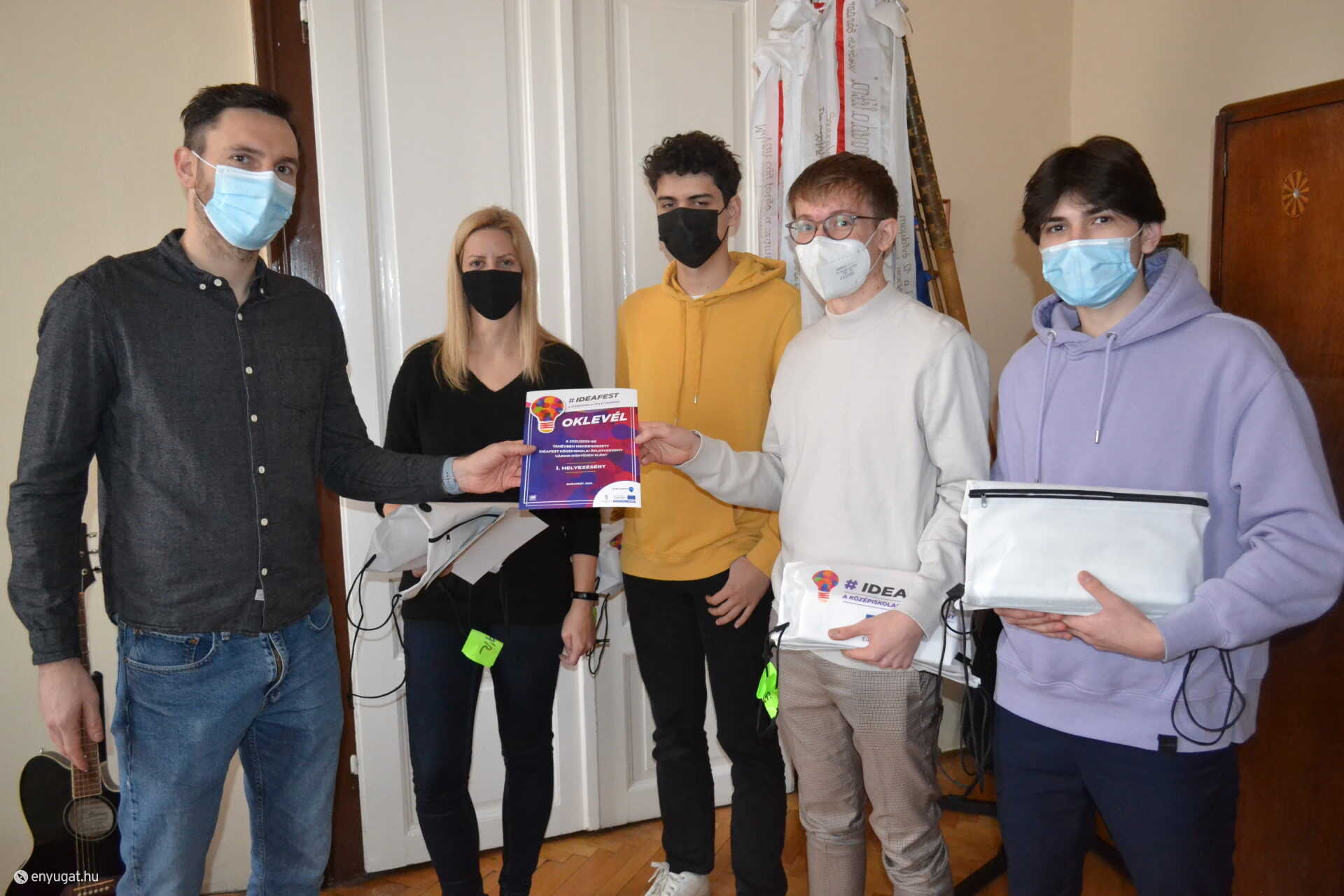 A győztes csapat támogatást is kap, hogy sikerre vigyék ötletüket.