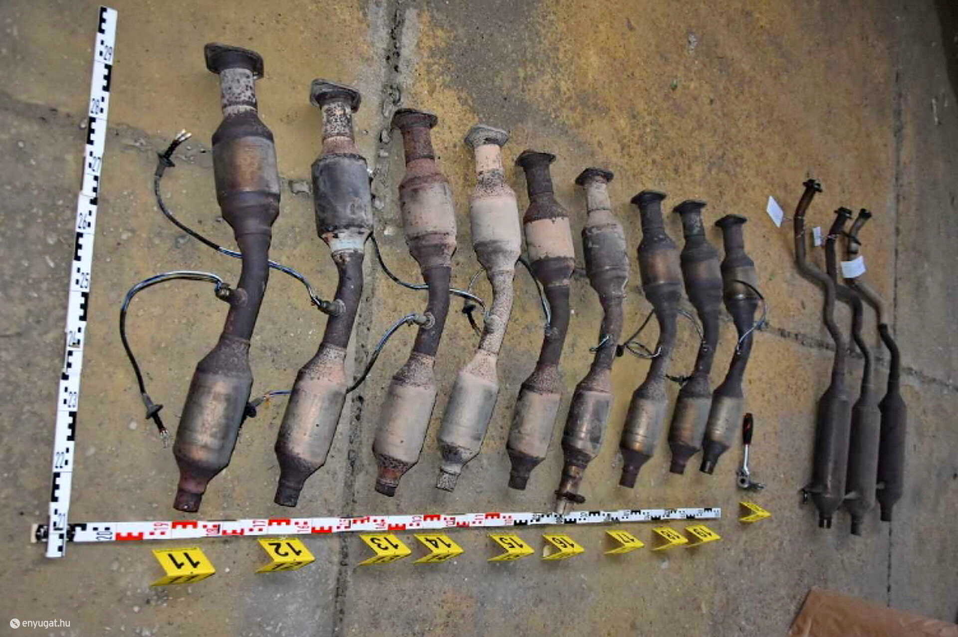 Bolgárok autójából kerültek elő a Budapesten ellopott katalizátorok