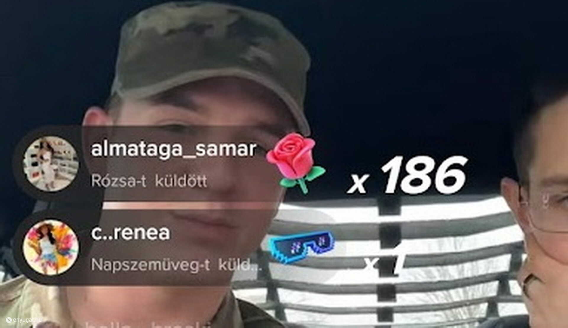 Ukrán katonának tűnő fiatalokhoz érkeznek adományok, ajándékok