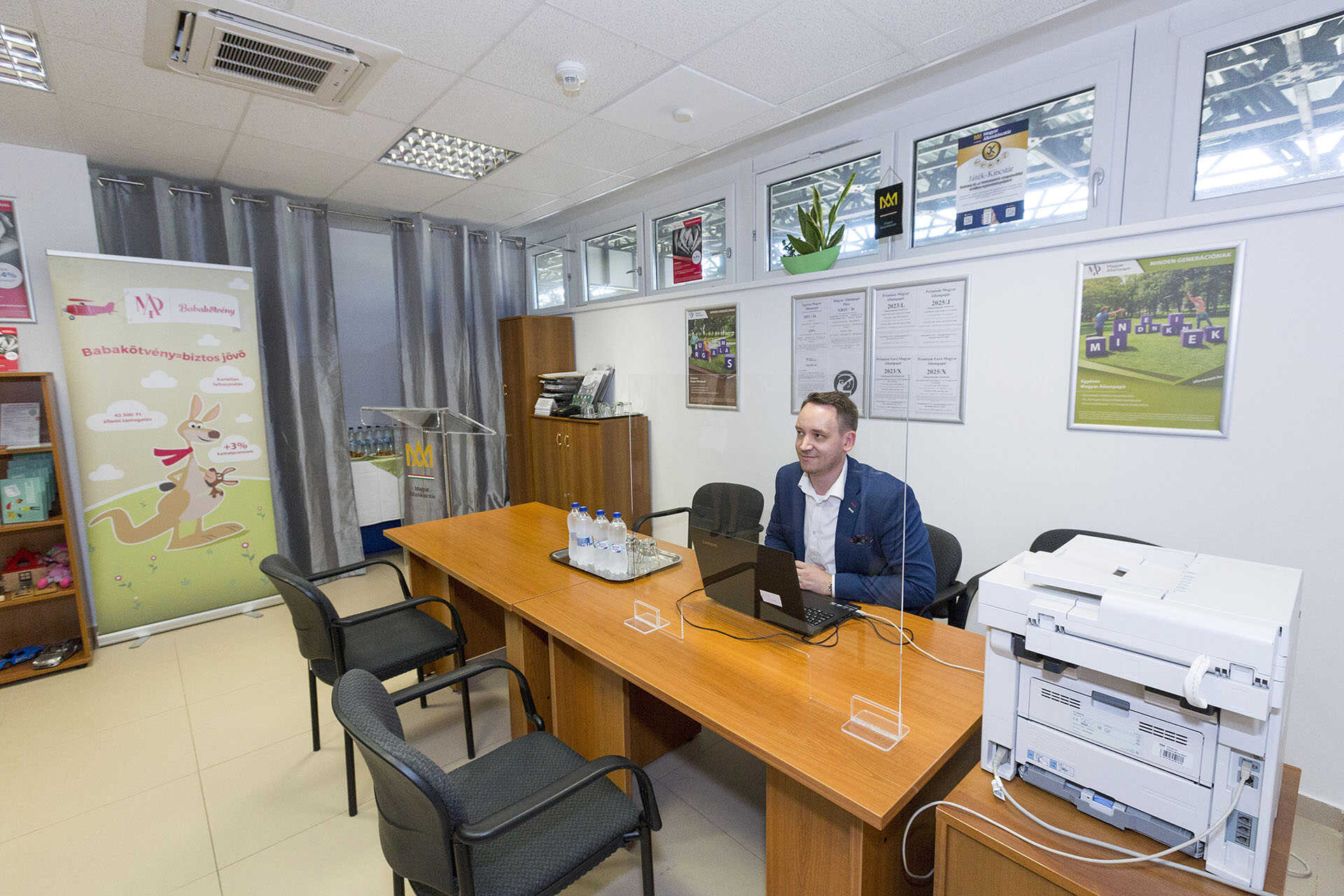 A soproni kincstári állampapír értékesítési pont a Győr-Sopron-Ebenfurti Vasút Zrt. szolgáltatóházában a megnyitó napján 2020. július 1-jén.