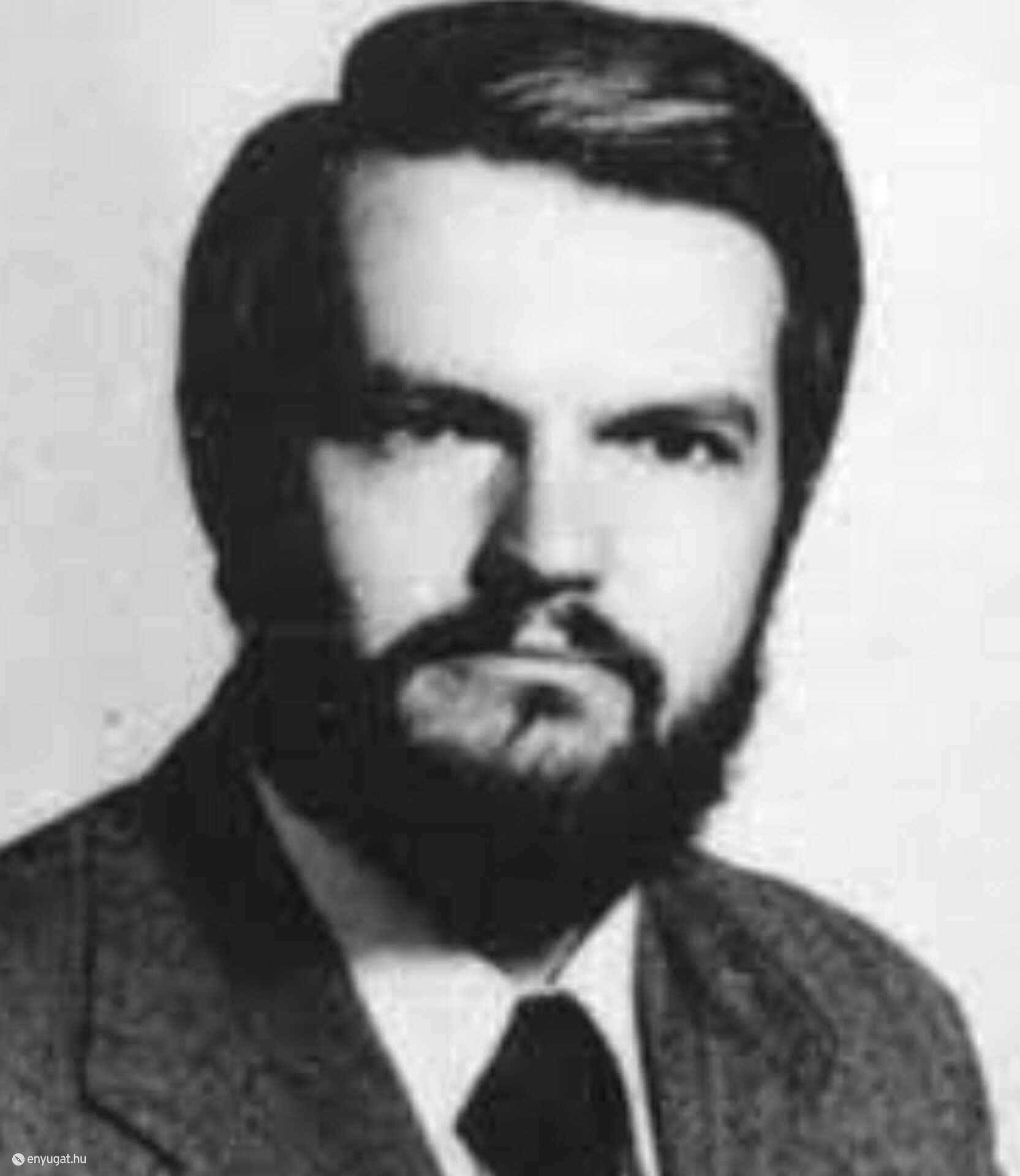 Palotai György itt még mint a gimnázium igazgatója.
