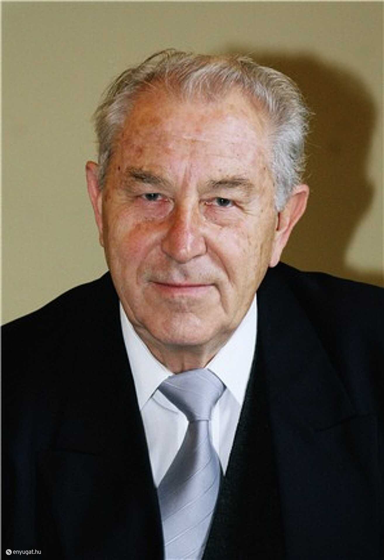 Elhunyt Légrádi Imre