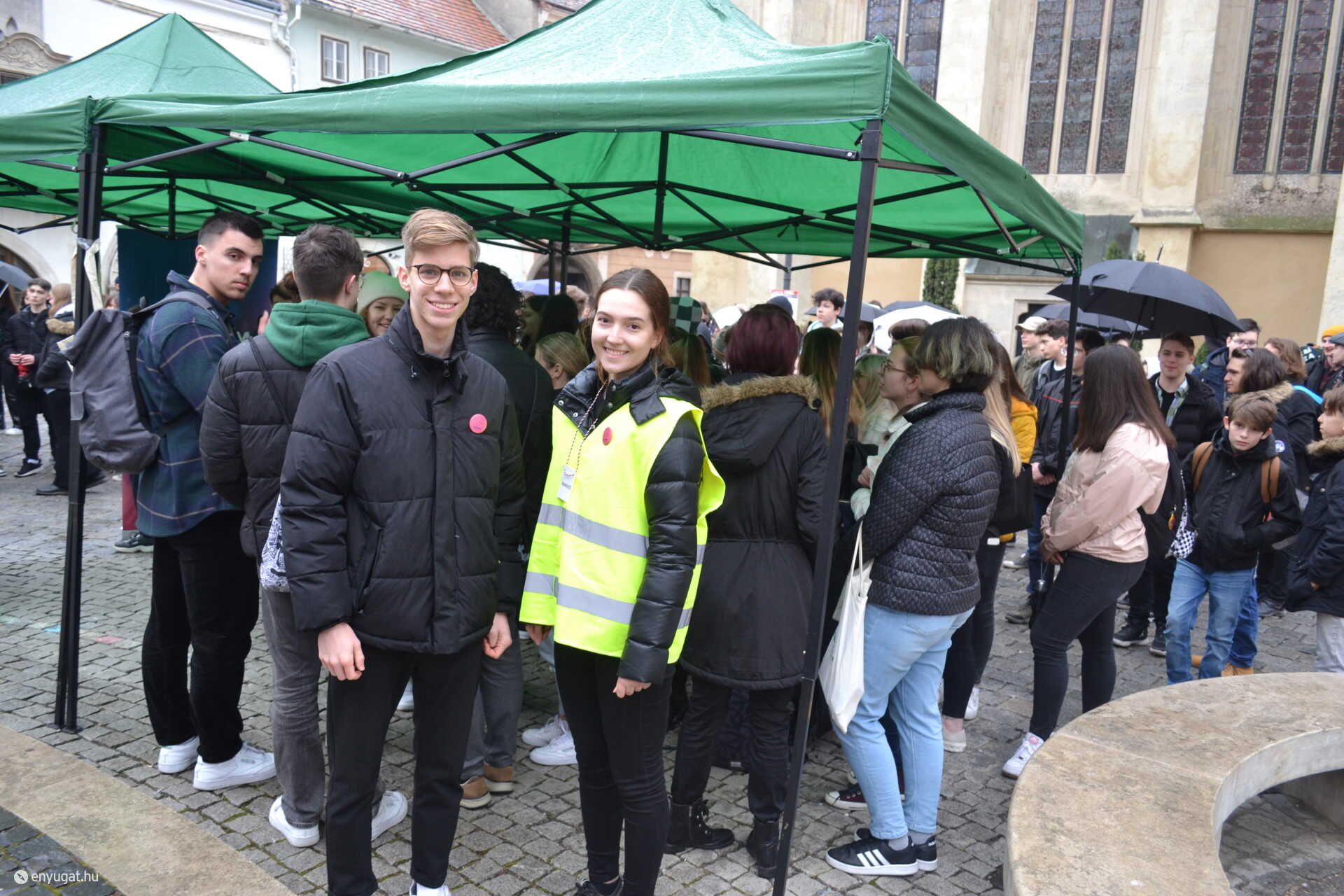 Kovács Noel és Rátkovics Viktória. A jövőjükért emelnek szót.