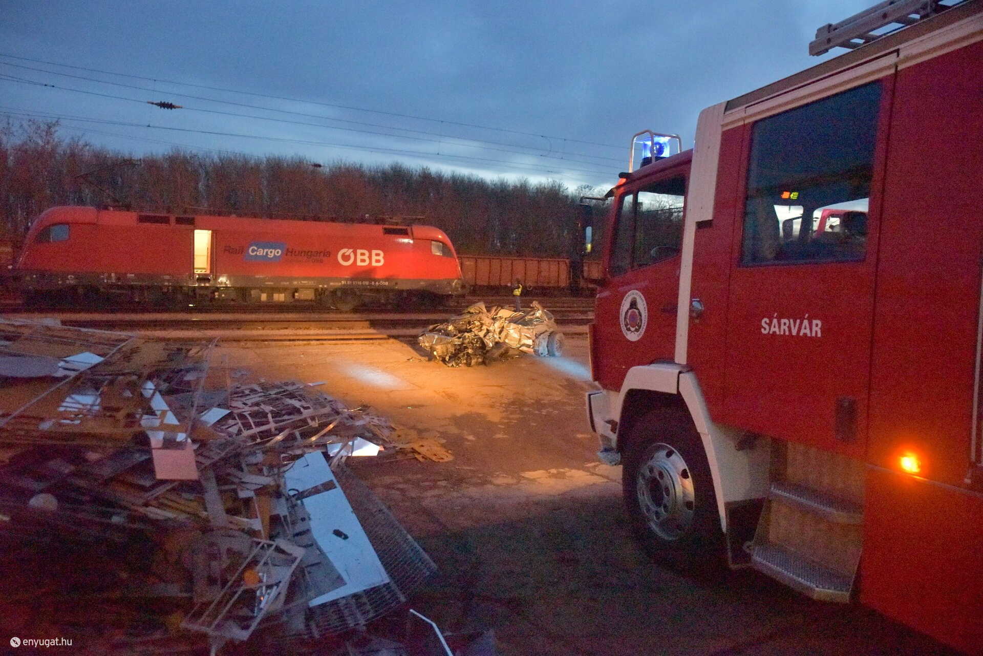 Azonnal meghalt a sofőr - Lancia hajtott tehervonat elé