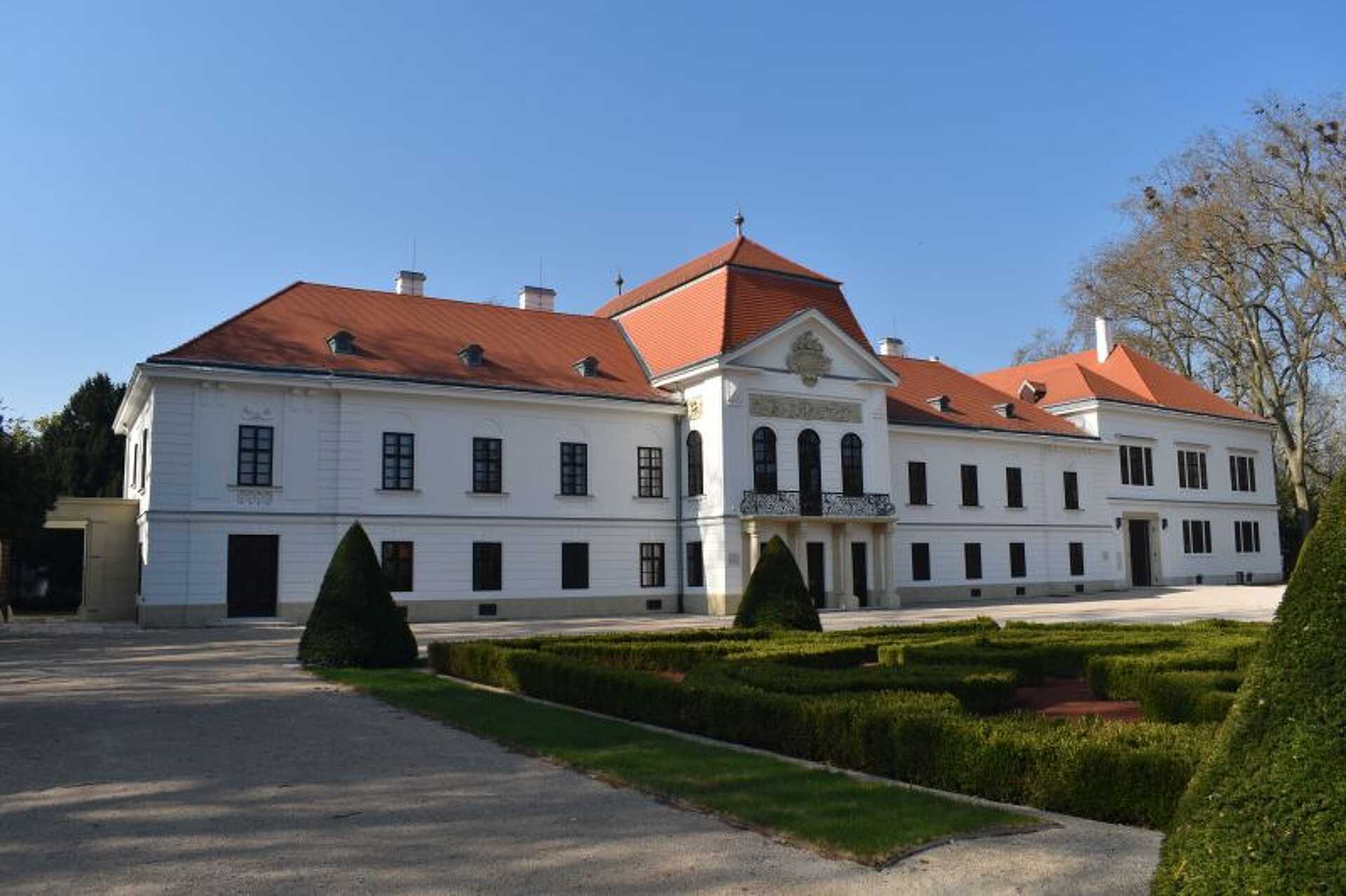Befejeződött a nagycenki kastély megújulásának épület-kivitelezési szakasza