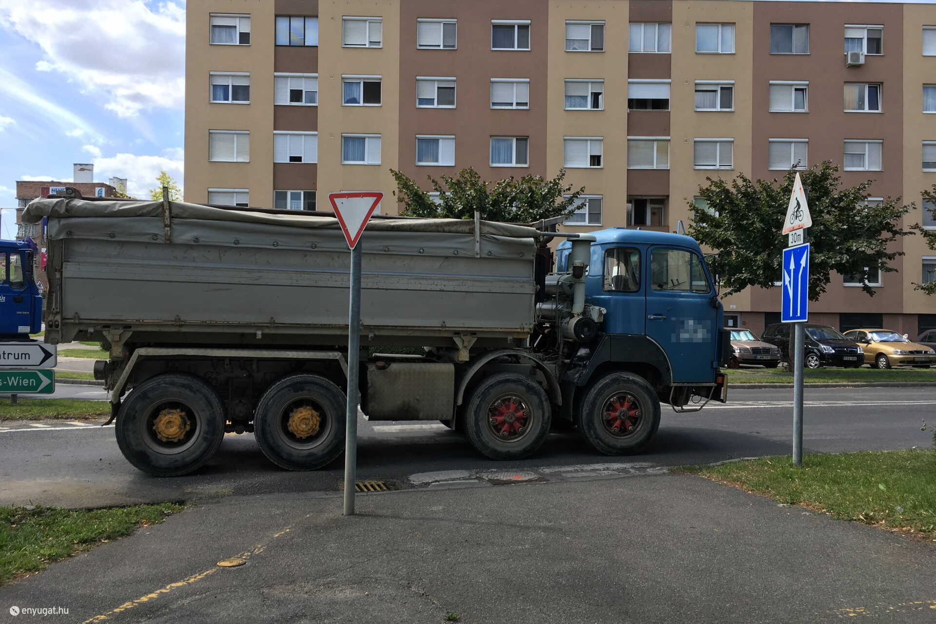 Útépítés a Csengery utca környékén