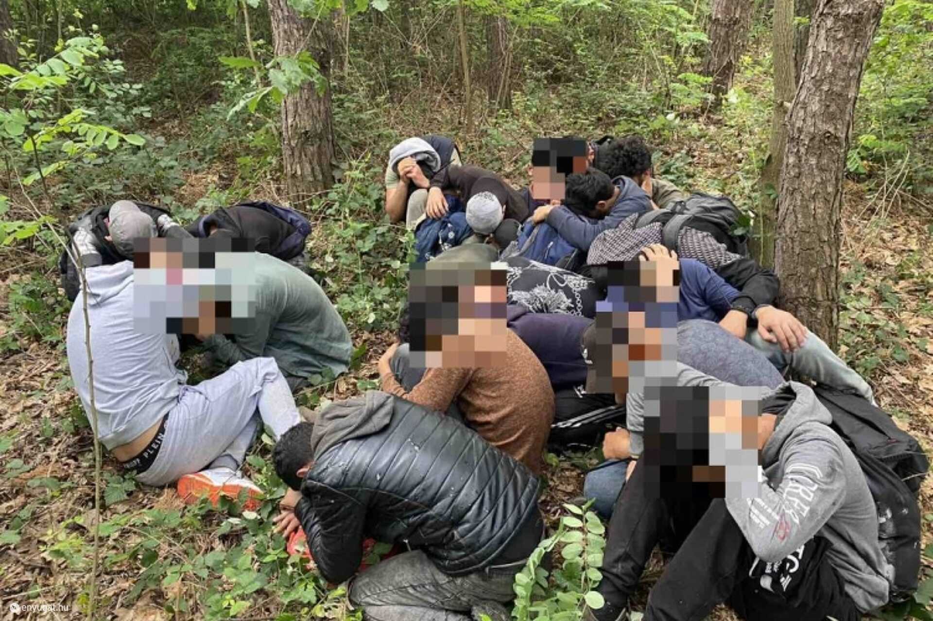 Lakossági bejelentére eredtek a rendőrök a menekültek nyomába.