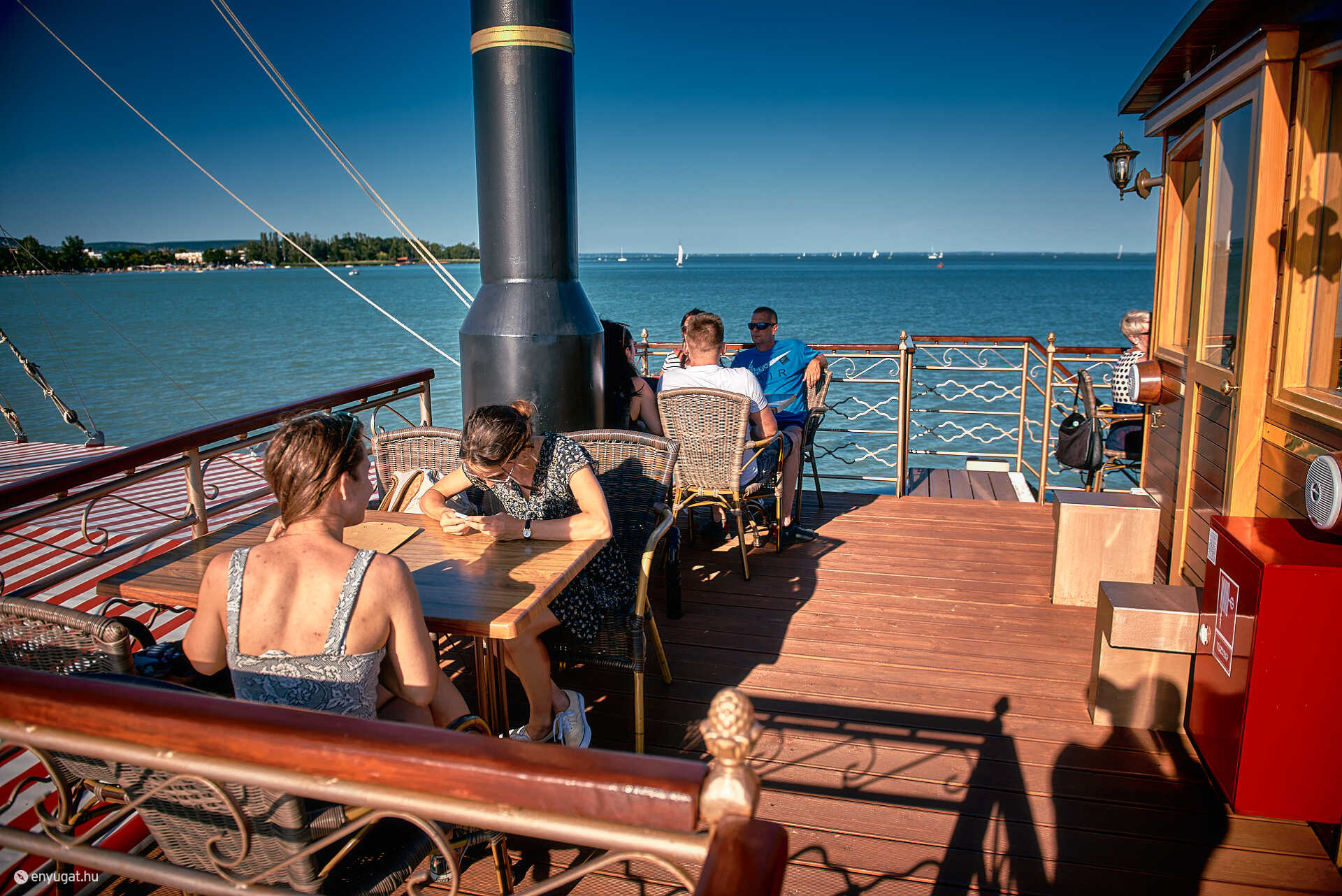 Gőzhajóval a Balatonon