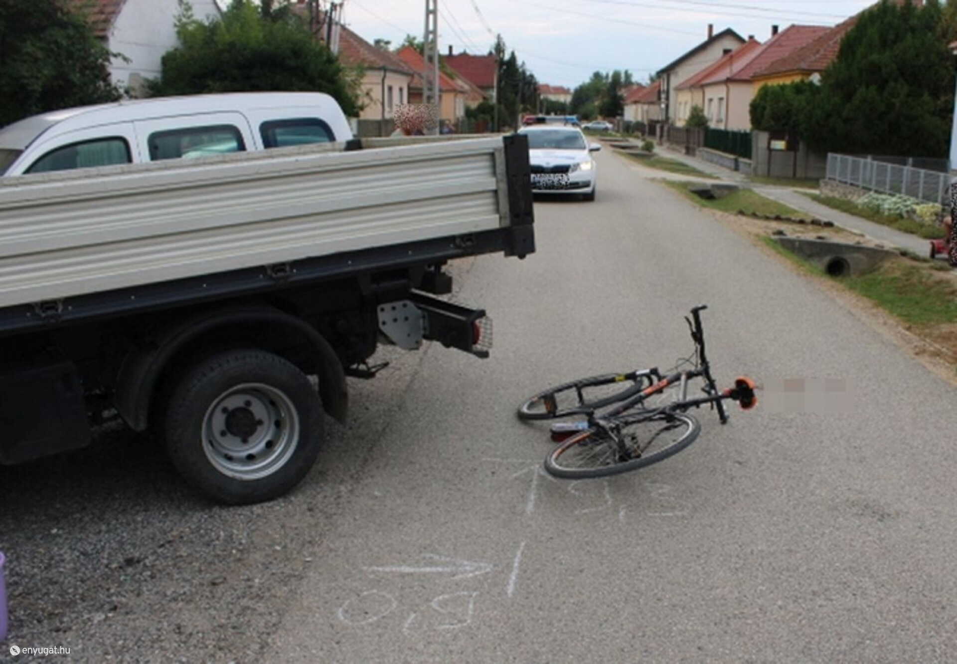 Nem tudni miért tért át a baloldali forgalmi sávba.