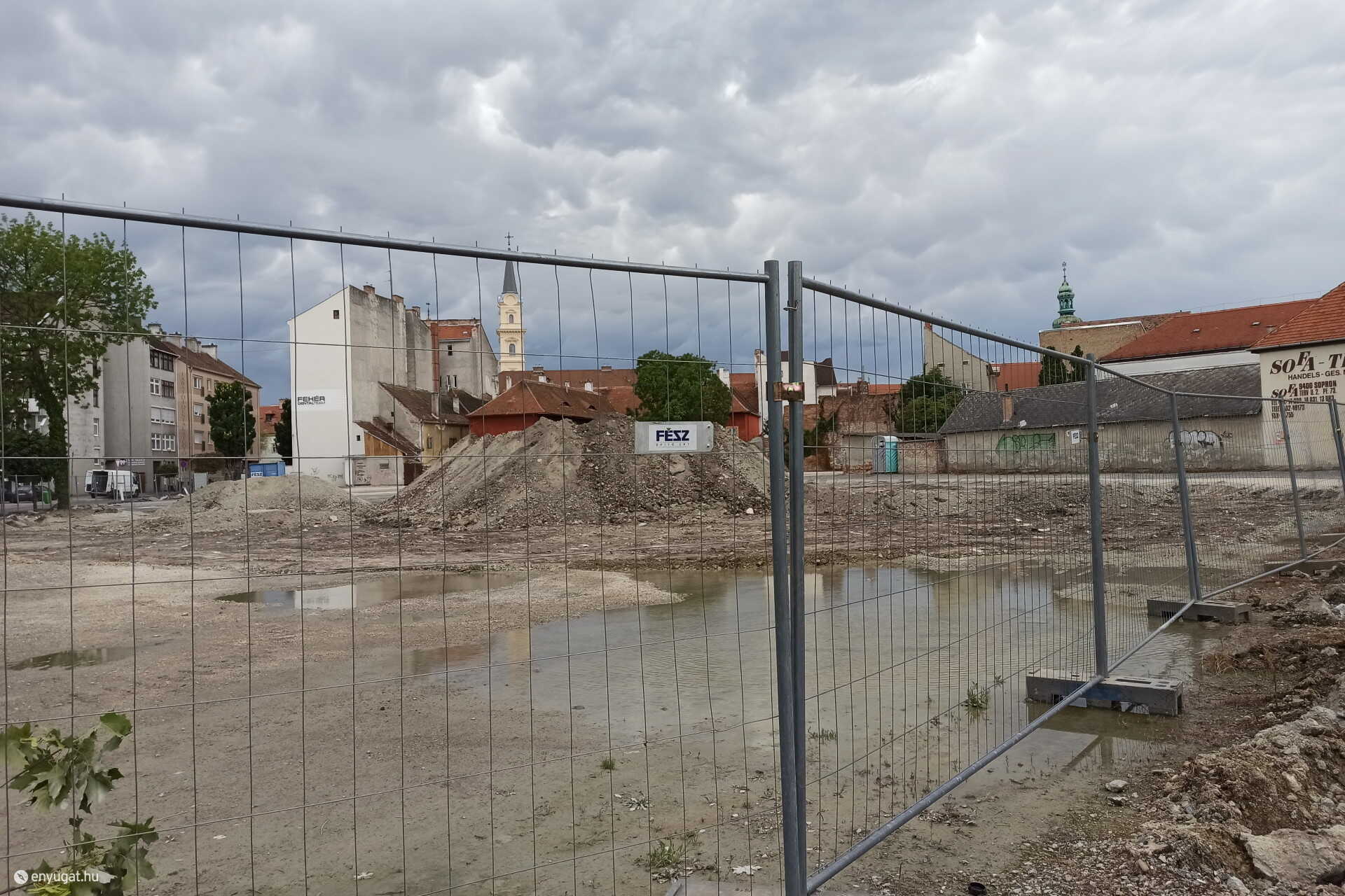 Megkezdődött az Árpád utcai parkolóház kivitelezése