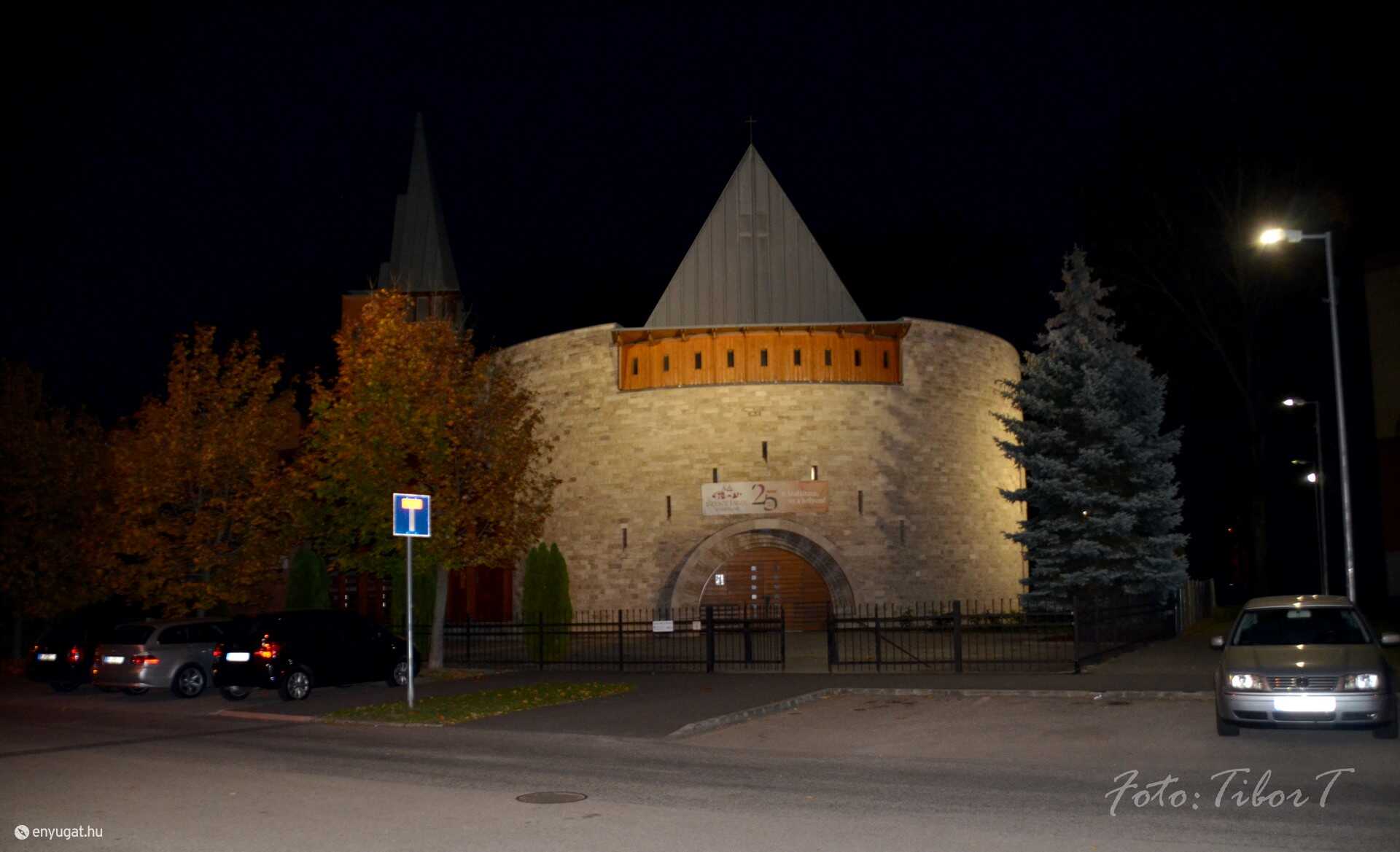 Szent Imre-templom a Jereván-lakótelepen.