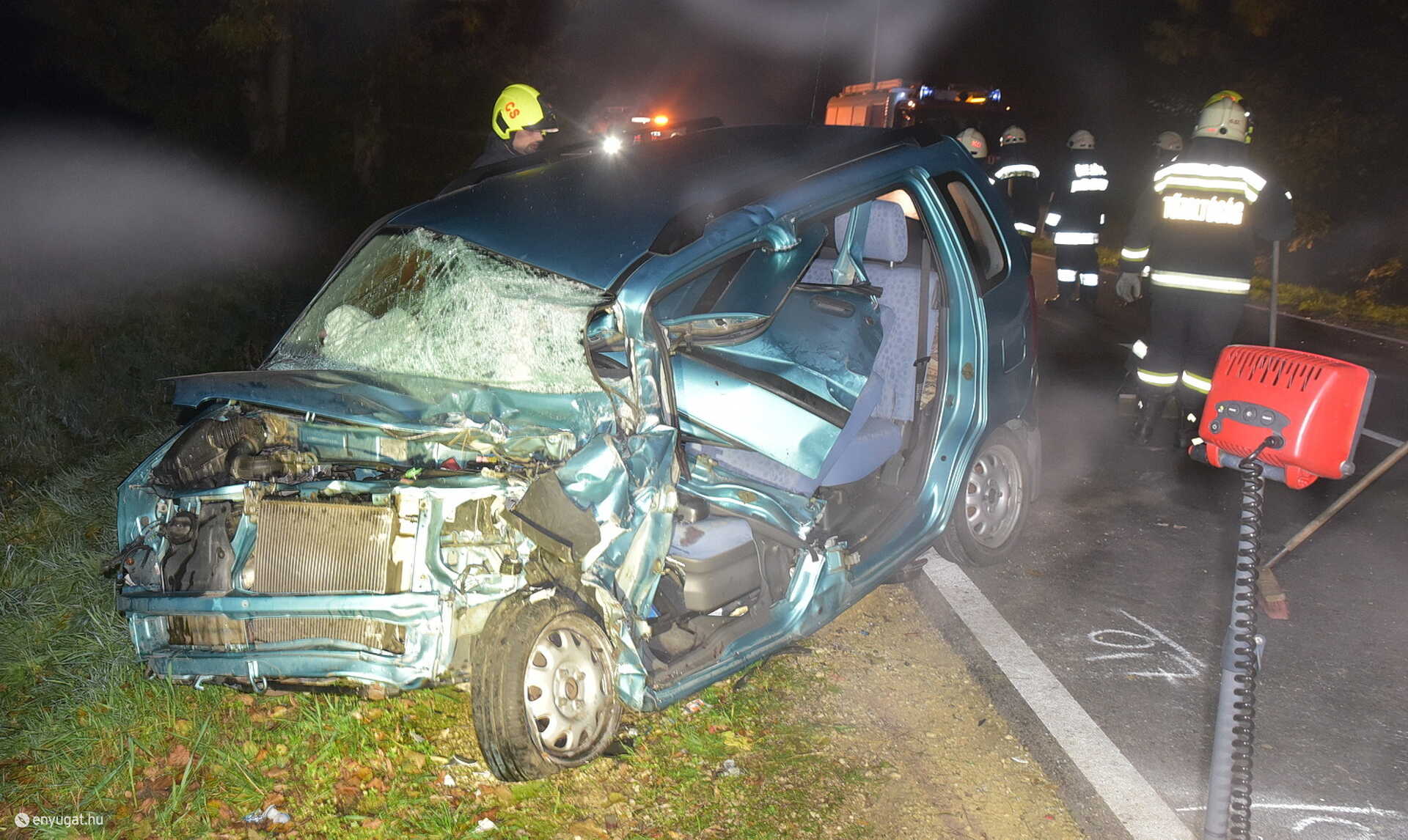 Rosszul lett a sofőr - súlyos baleset Újkérnél, a 84-es főúton