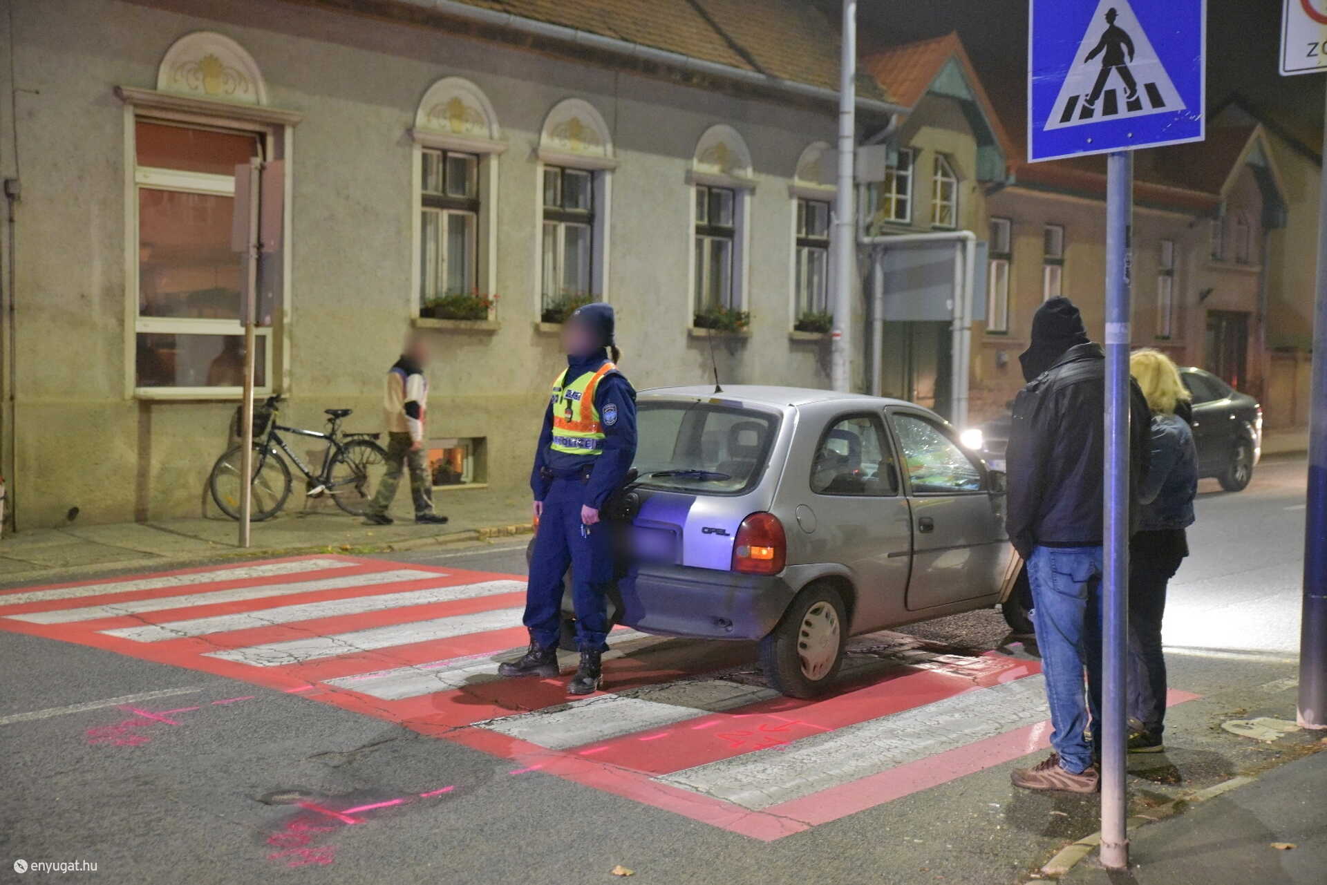 Kiskorú lányt ütött el egy Opel Kőszegen, gyalogátkelőhelyen
