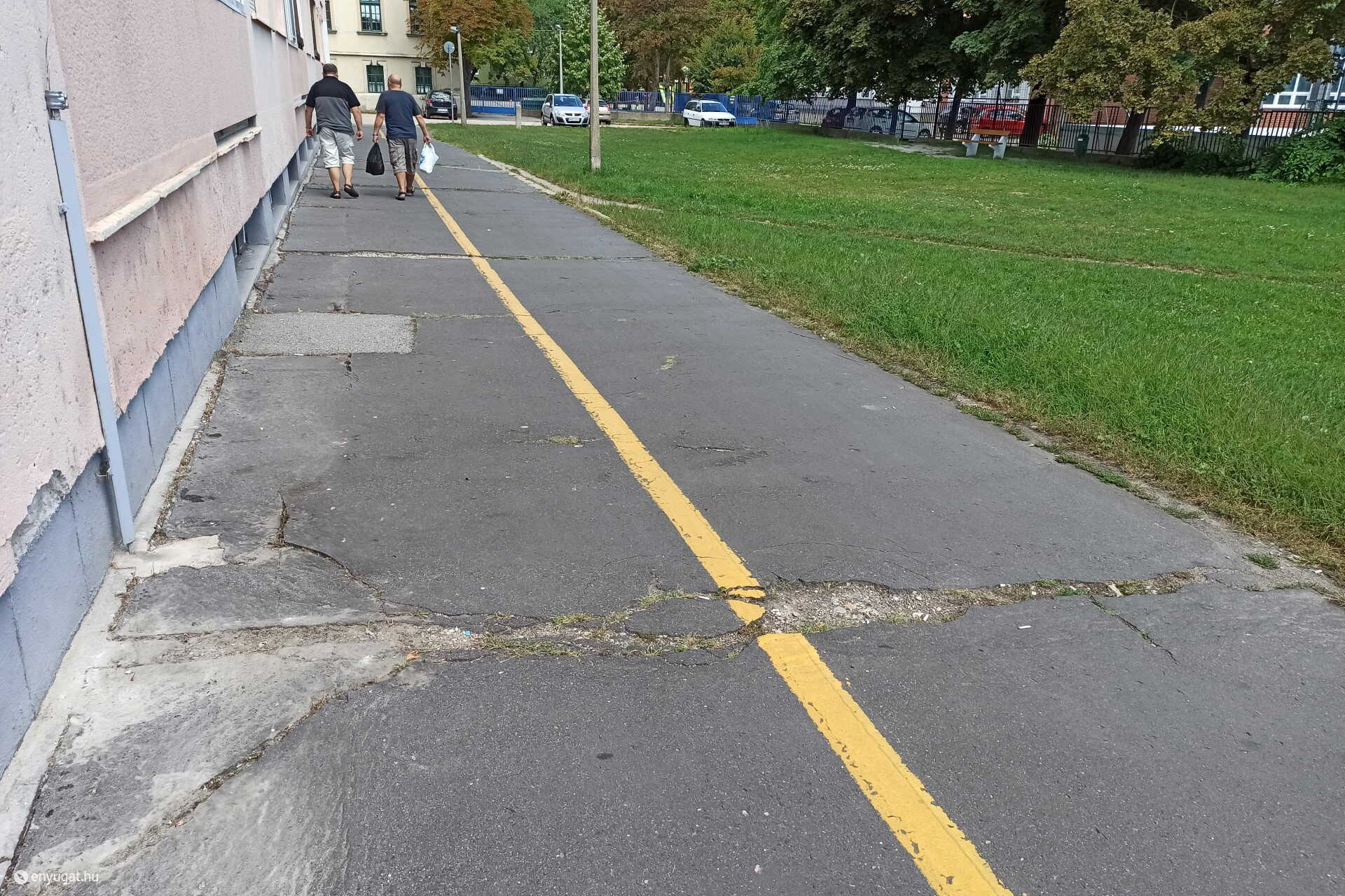 Gyalog- és kerékpárút a Deák tér és a Csengery utca között
