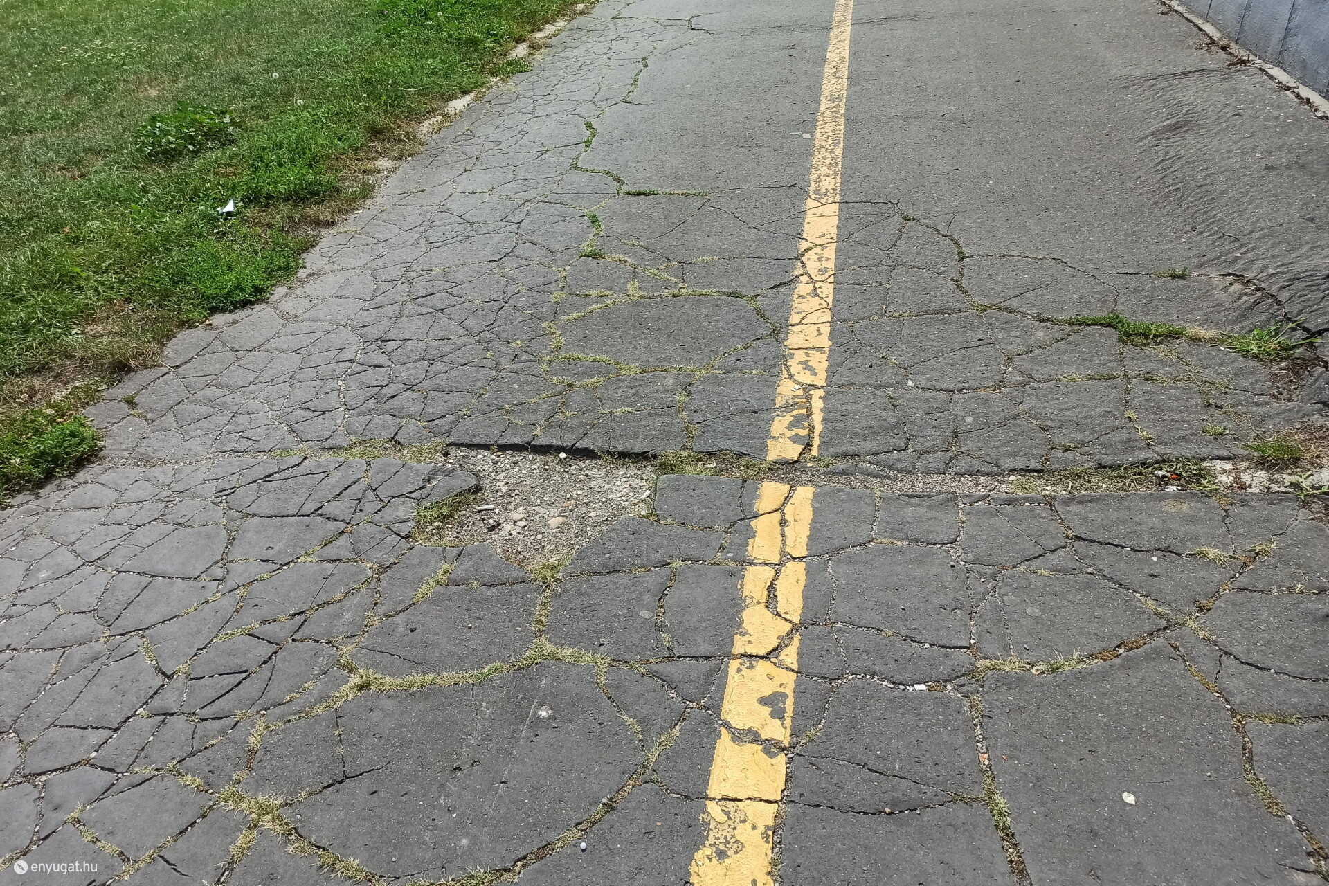 Gyalog- és kerékpárút a Deák tér és a Csengery utca között