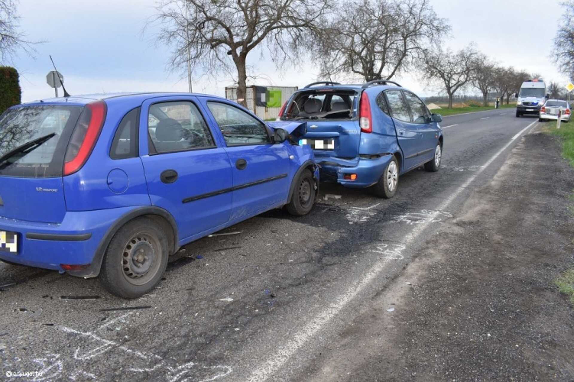 Fontos a követési távolság, ha nem tartjuk, könnyen baleset lehet belőle.