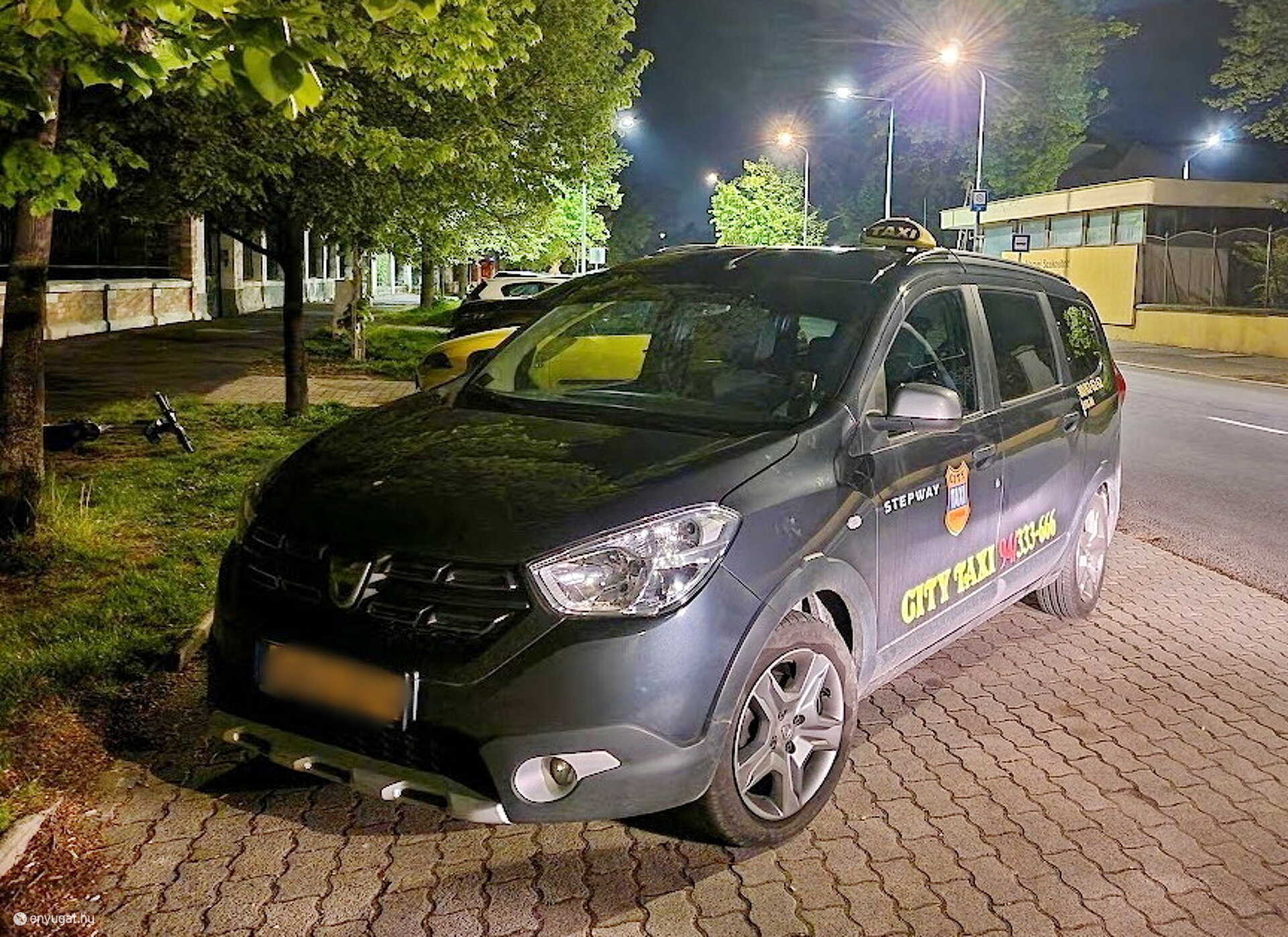 A taxist megütő utas súlyosan megsérült Szombathelyen - járókelők keltek a sofőr védelmére