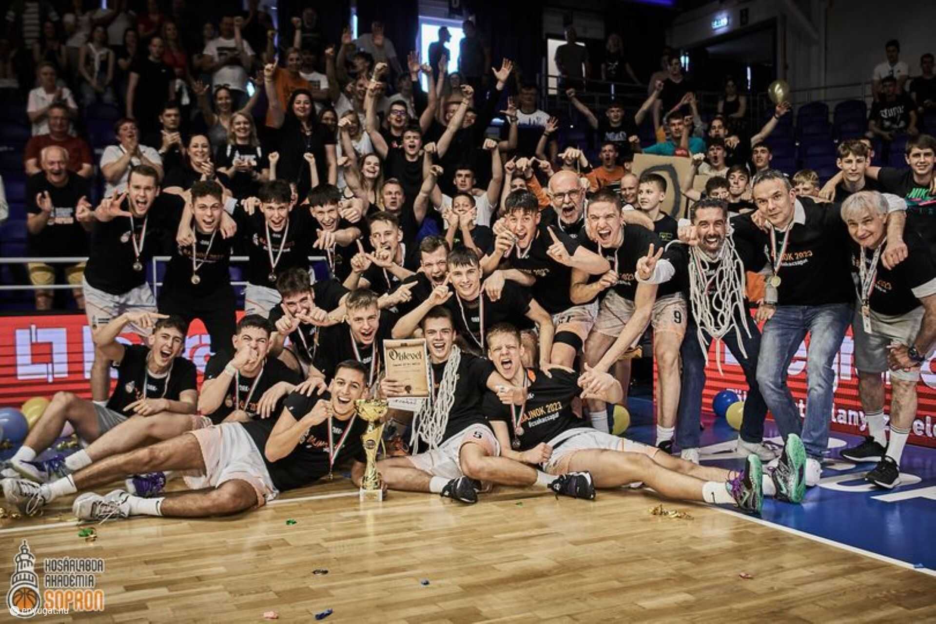 Bajnokcsapat!