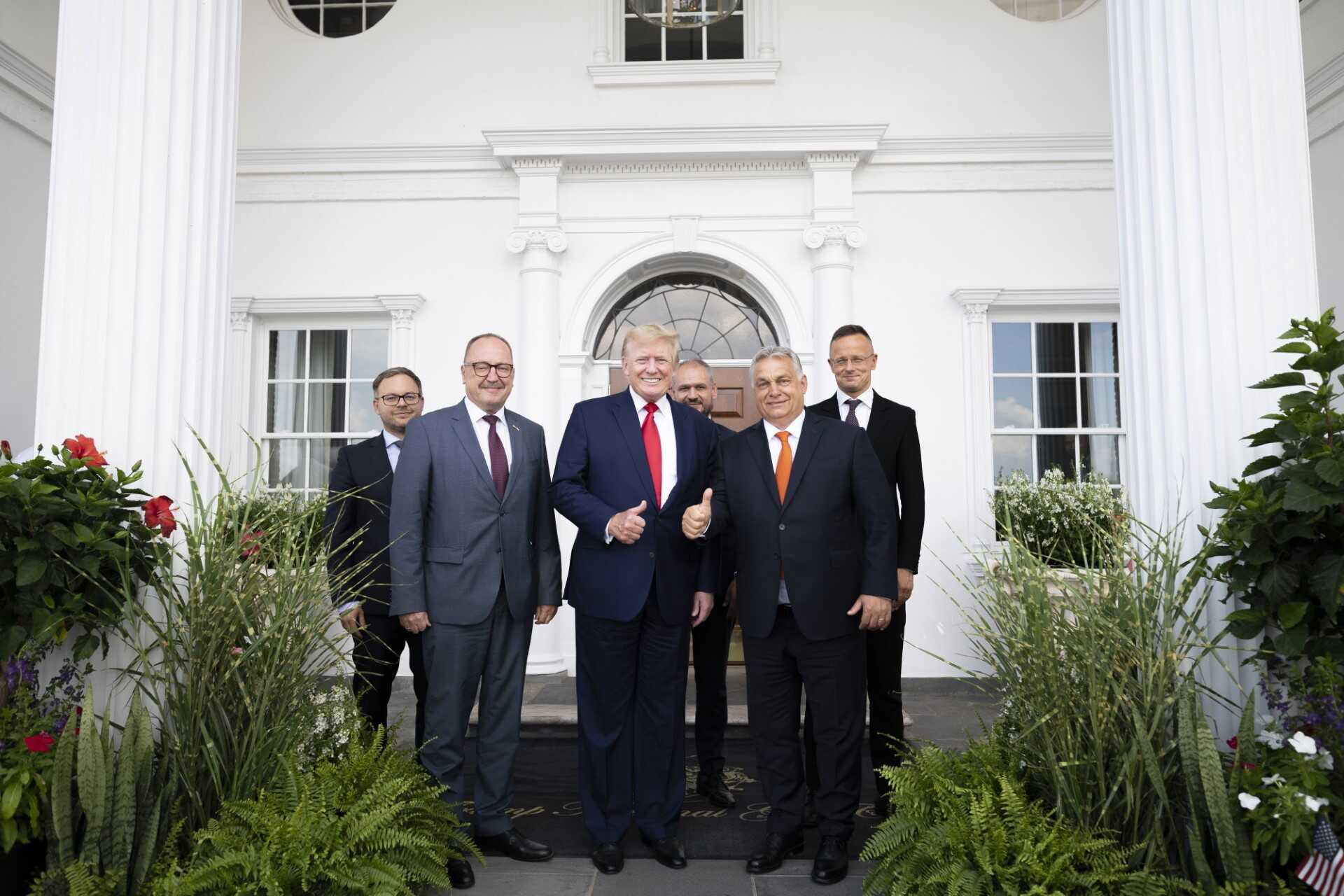 Donald Trumppal az Egyesült Államokban 2022 nyarán