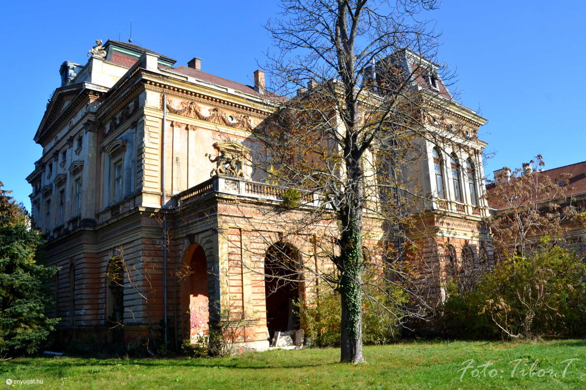 Az egykori nagypolgári életérzés tanúja maradt a villa.