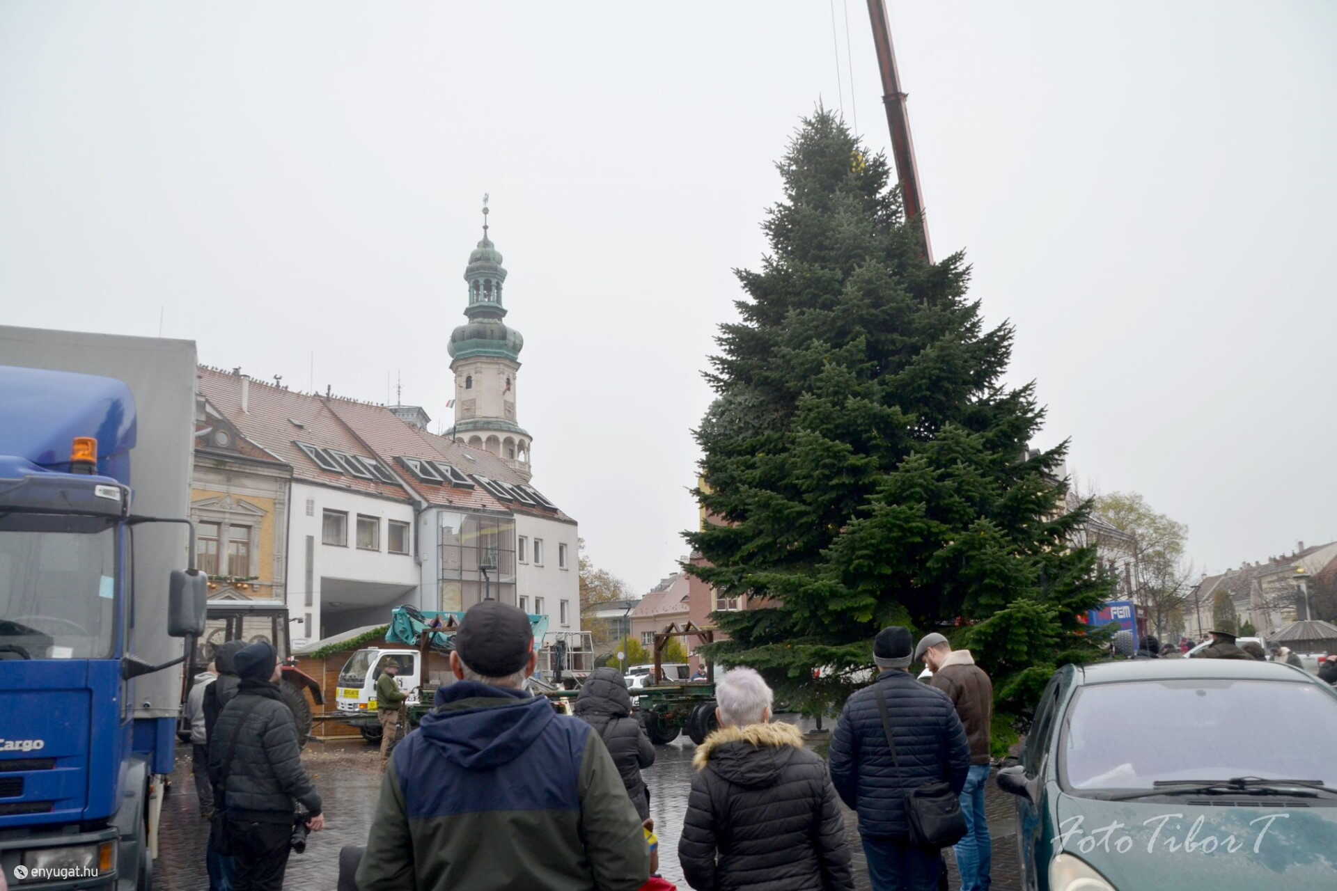Nézők is drukkoltak a megoldás megtalálásához.