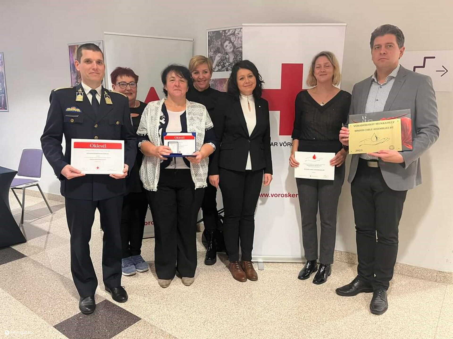 Baloldalt Sopron rendőrkapitánya, dr. Herczeg Zoltán.