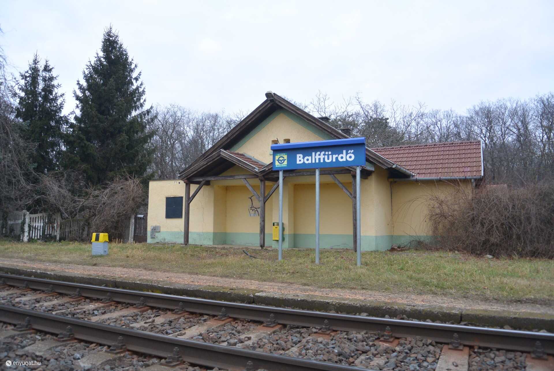 Balffürdő megállóhely, a vonatok nem állnak meg