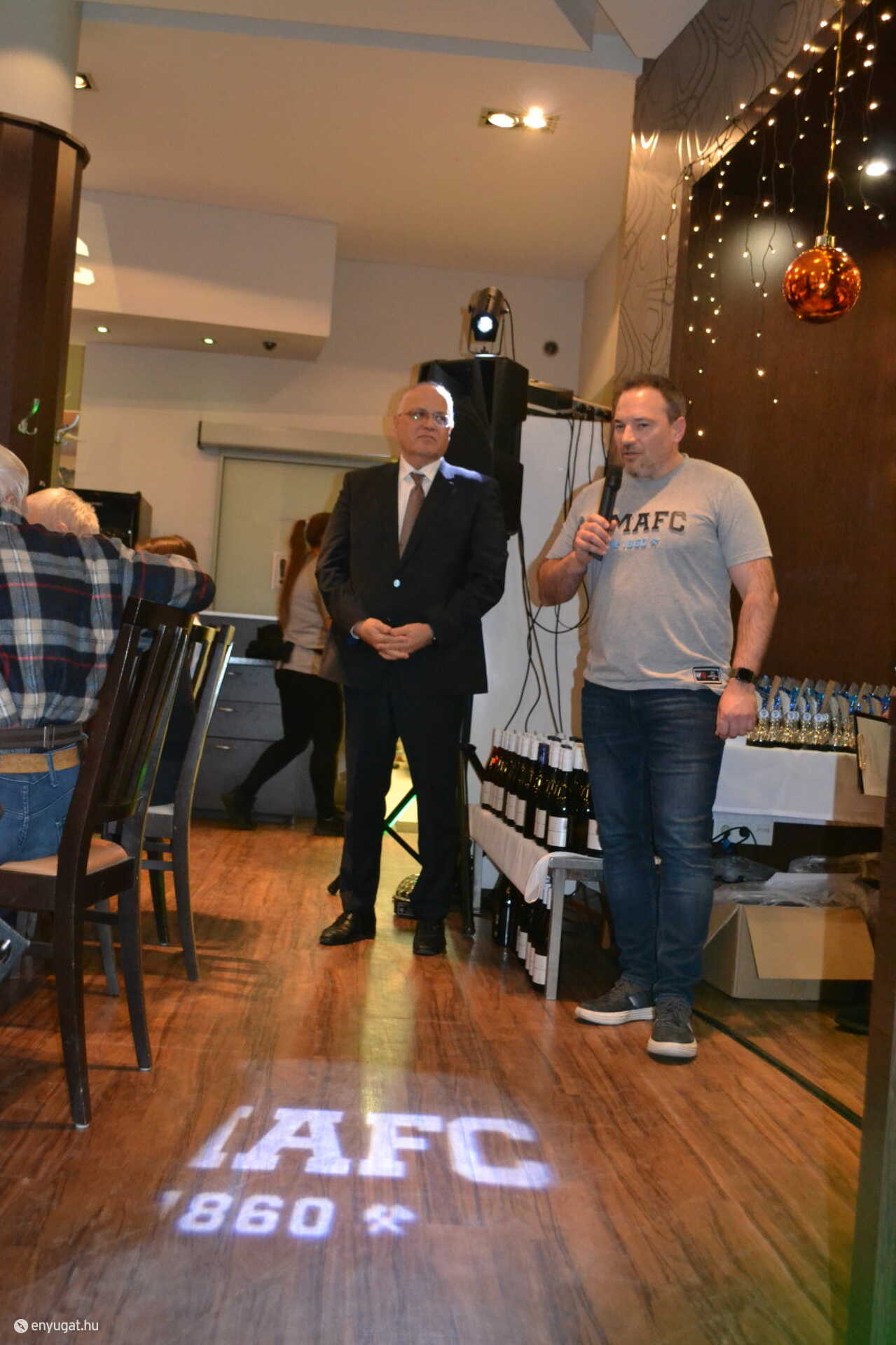 Dr. Fábián Attila rektor és Horváth József elnök.