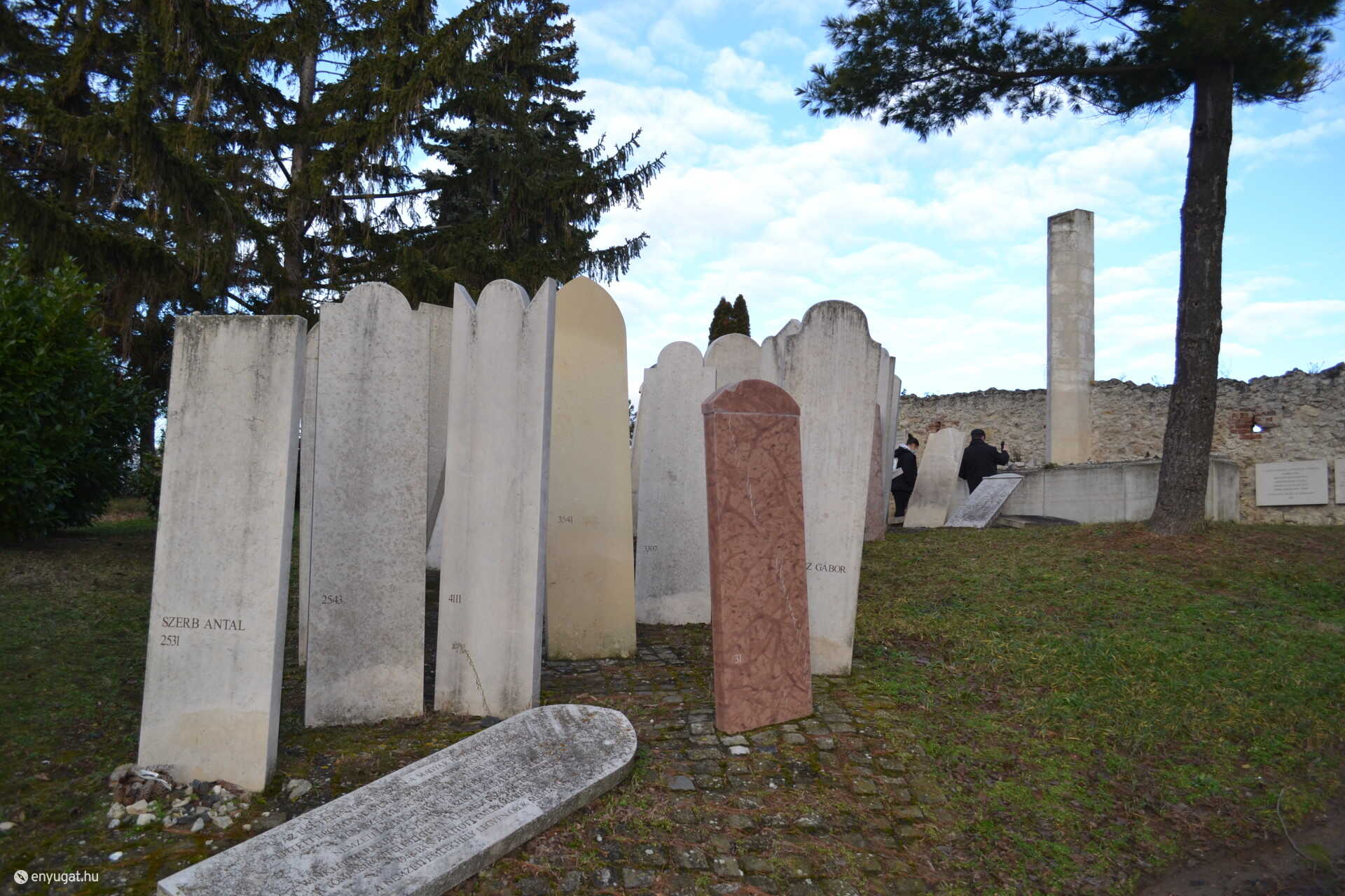A Nemzeti Emlékhely Balfon megrázó mementó. 